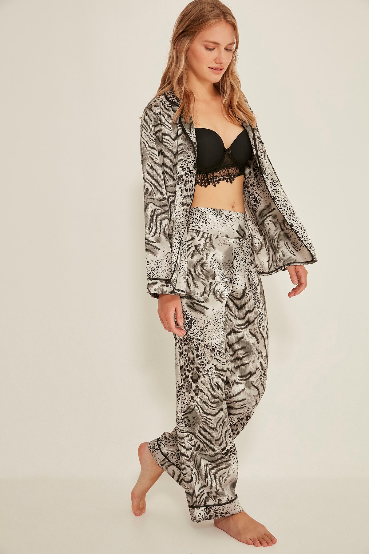 C&City 036 Kadın Desenli Saten Uzun Kol 2 li Pijama Takım Gri/Leopar