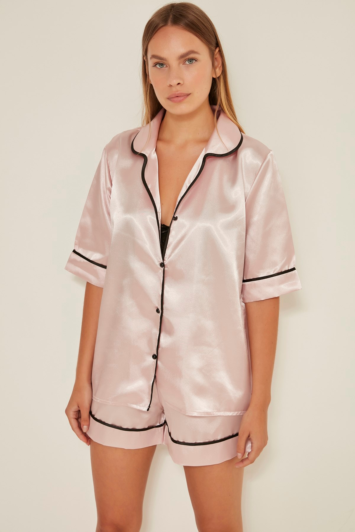 C&City 040 Kadın Saten Kısa Kol Şortlu Pijama Takım Pudra