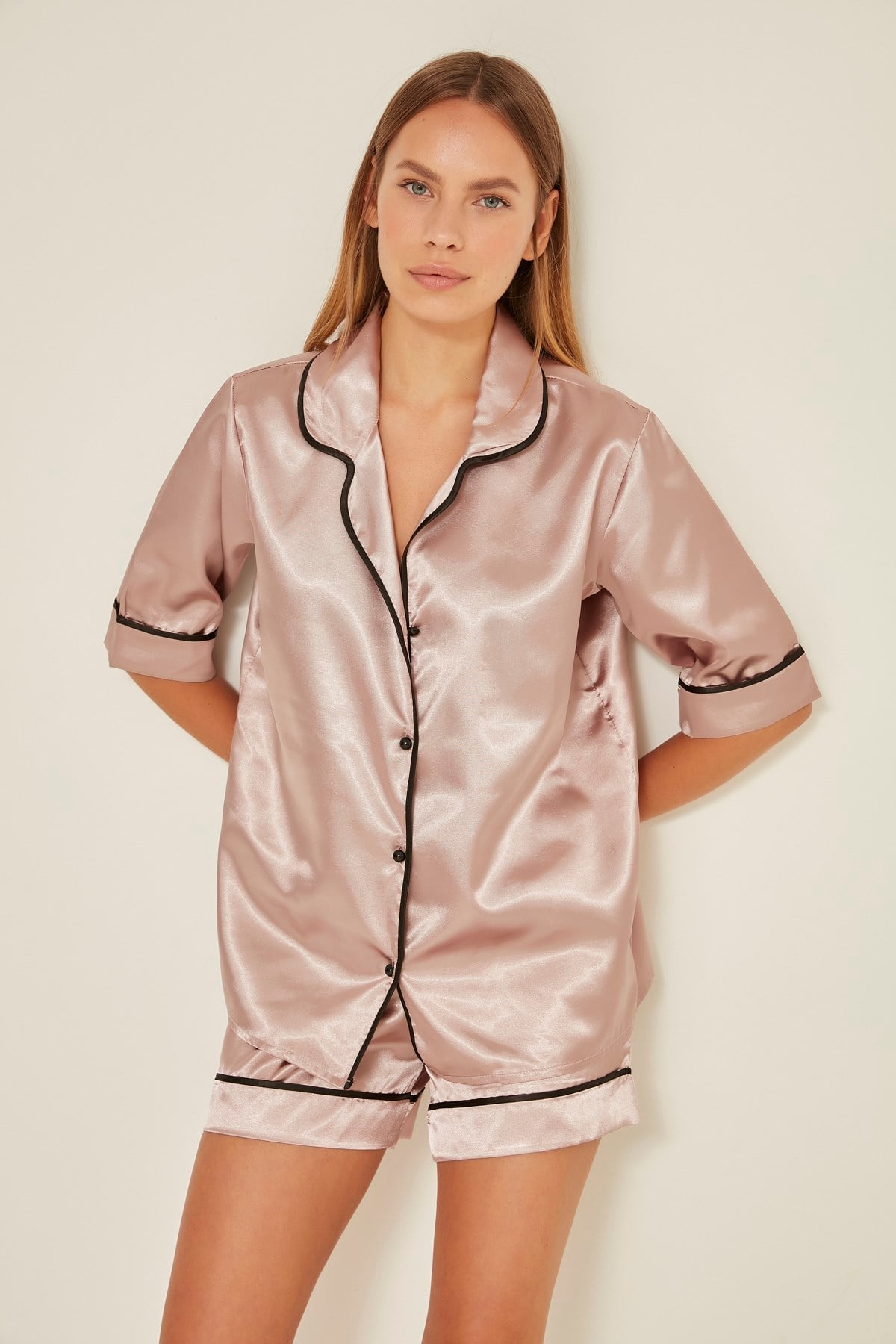 C&City 040 Kadın Saten Kısa Kol Şortlu Pijama Takım Vizon