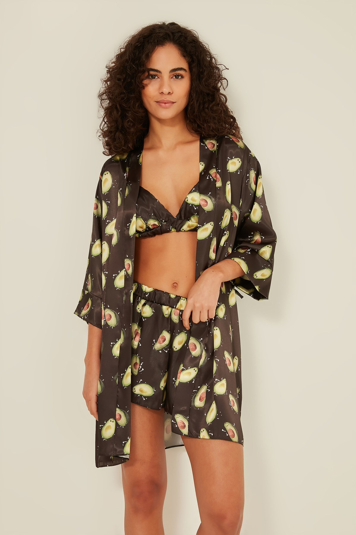 C&City 046 Kadın Desenli Saten Şortlu 3 lü Pijama Takım K-09