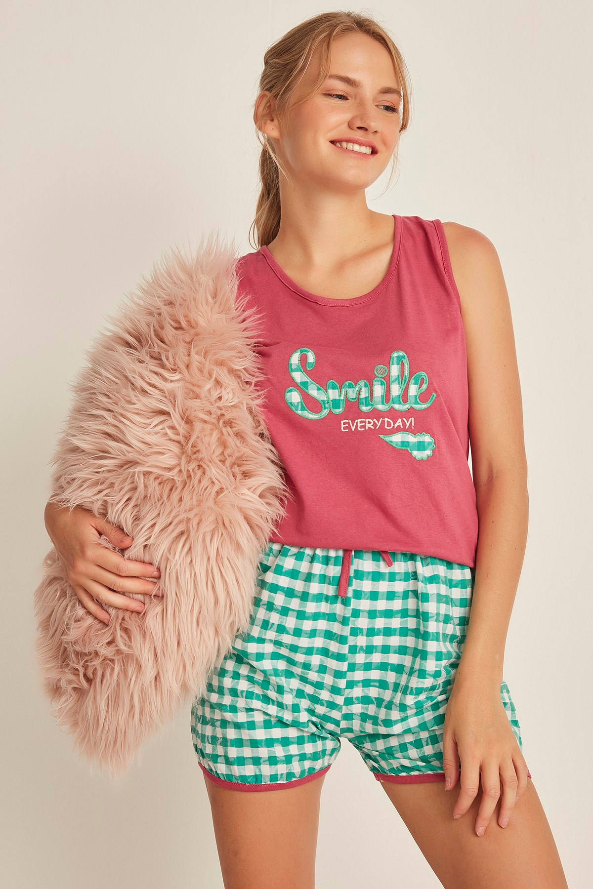 C&City 4536 Kadın Şortlu Pijama Takım Nar Çiçeği