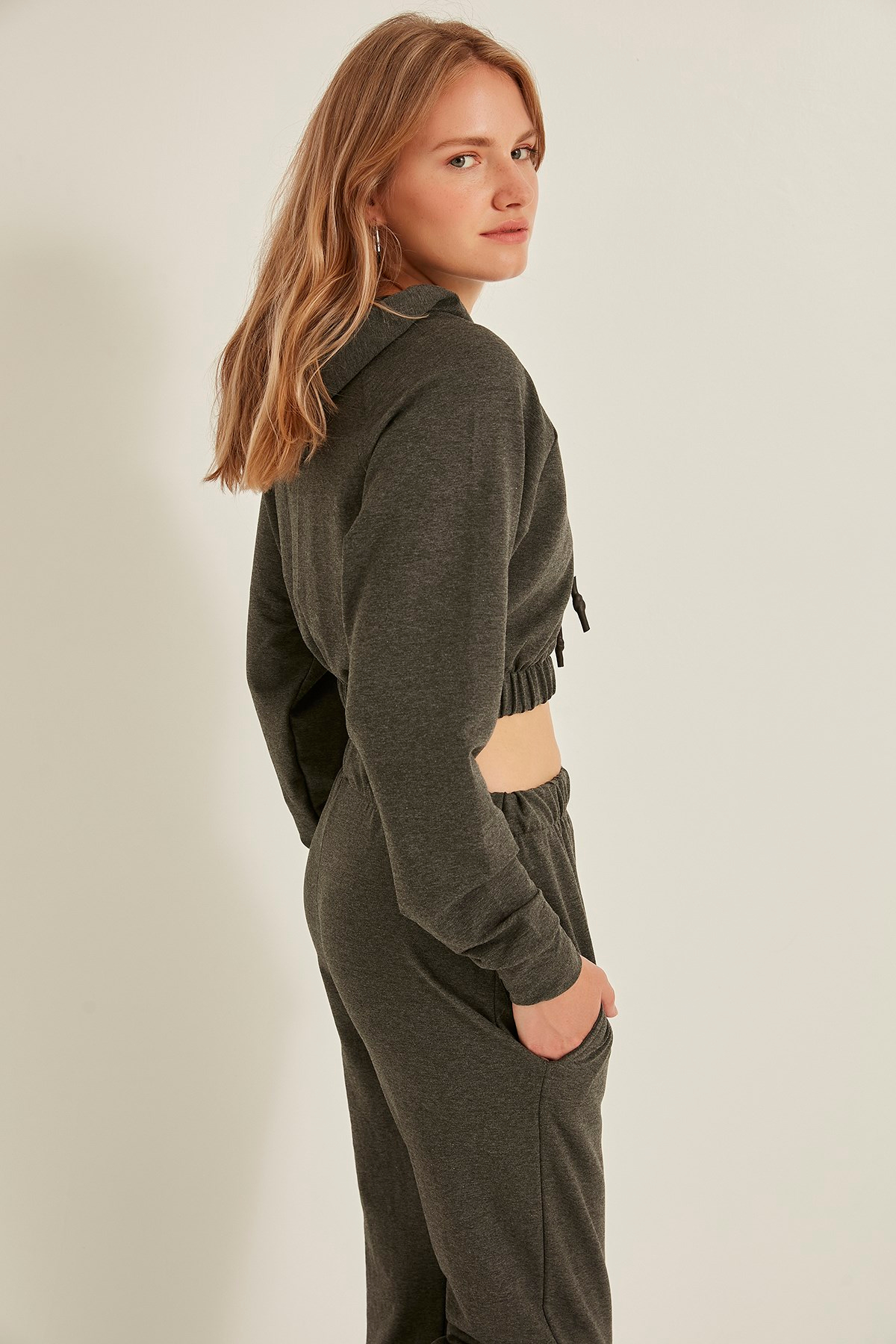 C&City 704 Kadın Kapşonlu Crop Sweat Antrasit