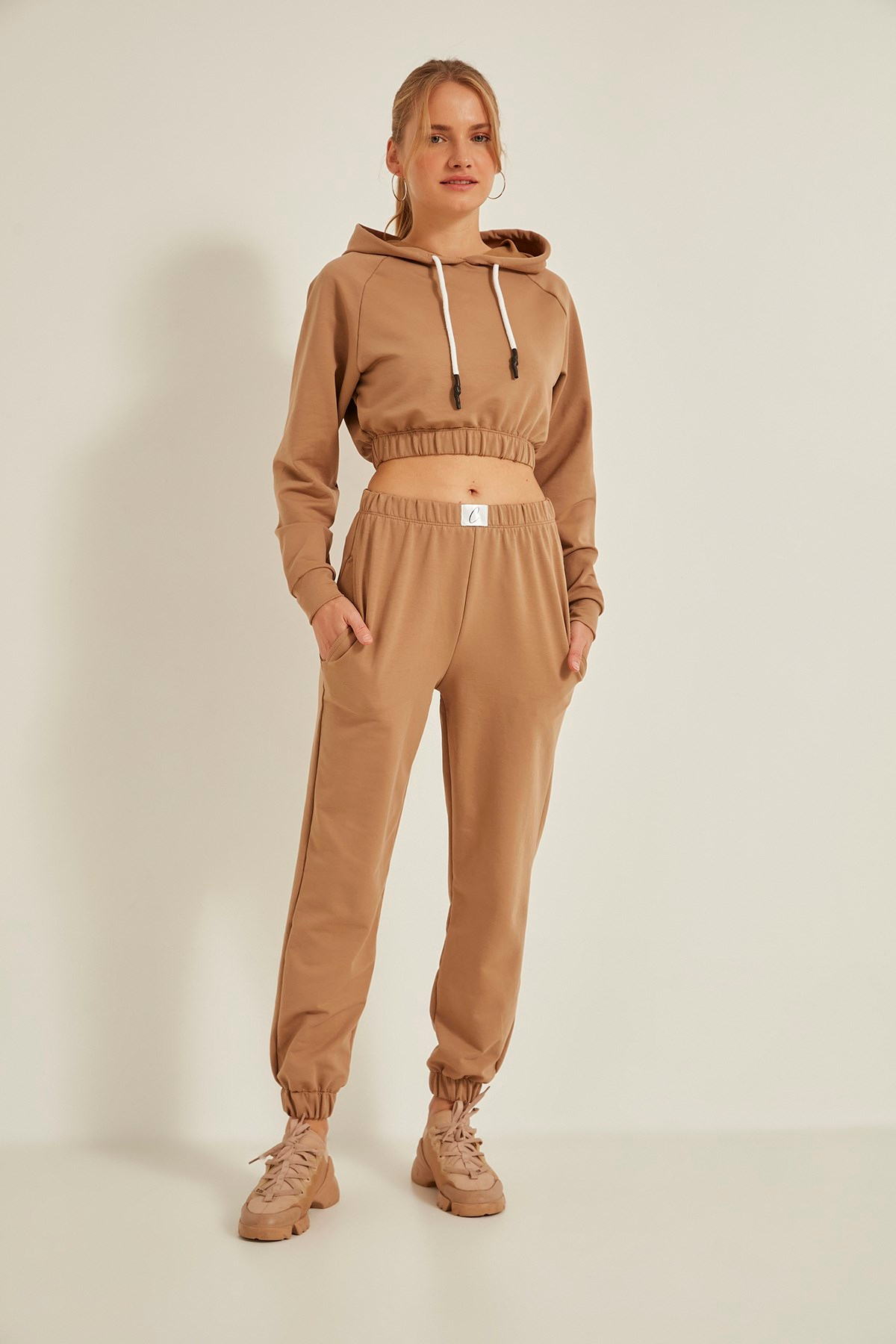 C&City 704 Kadın Kapşonlu Crop Sweat Sütlü Kahve