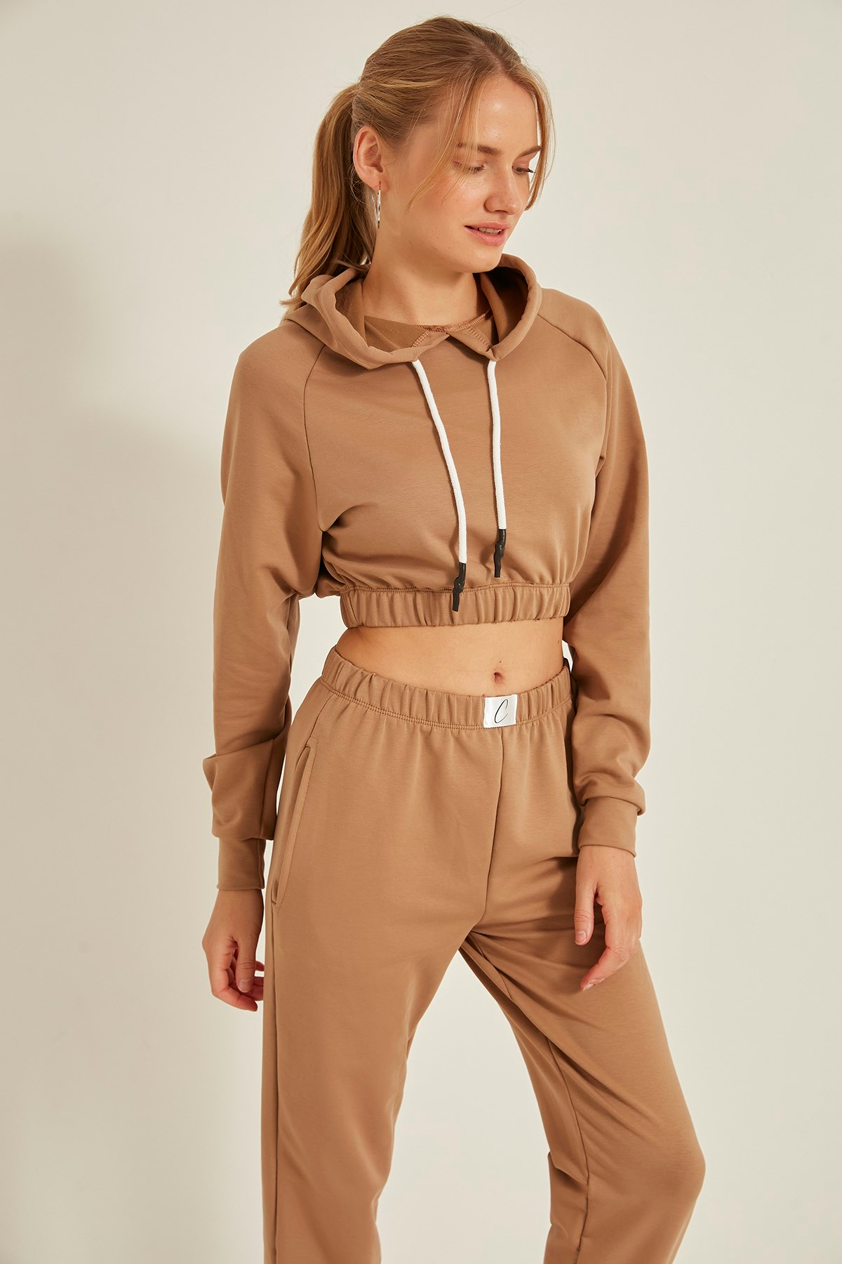 C&City 704 Kadın Kapşonlu Crop Sweat Sütlü Kahve