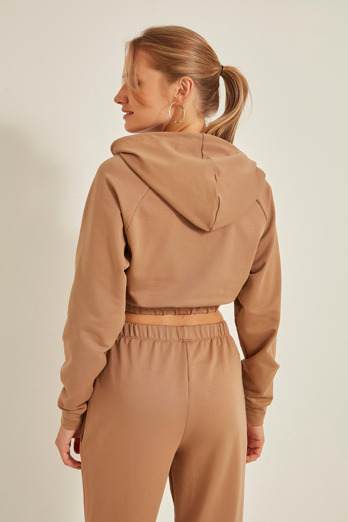 C&City 704 Kadın Kapşonlu Crop Sweat Sütlü Kahve