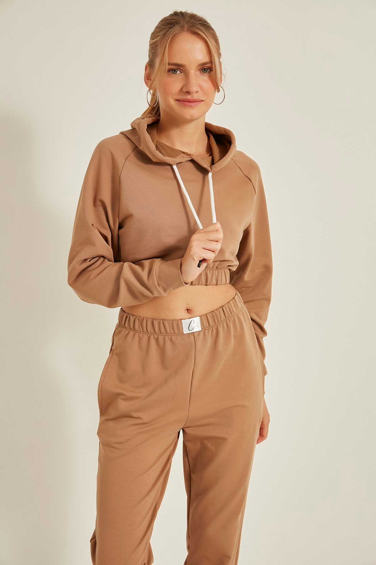 C&City 704 Kadın Kapşonlu Crop Sweat Sütlü Kahve