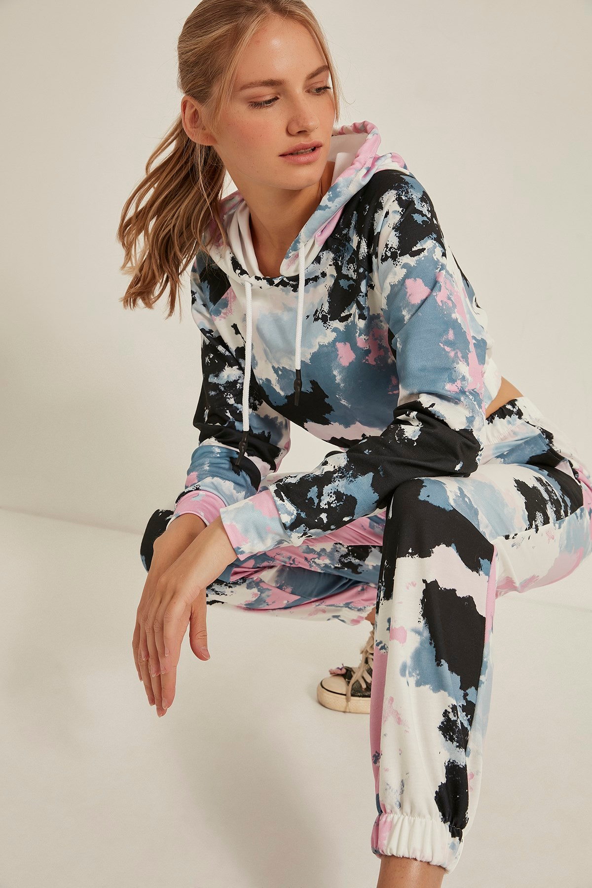 C&City 708 Kadın Kapşonlu Batik Crop Sweat Pembe/Siyah