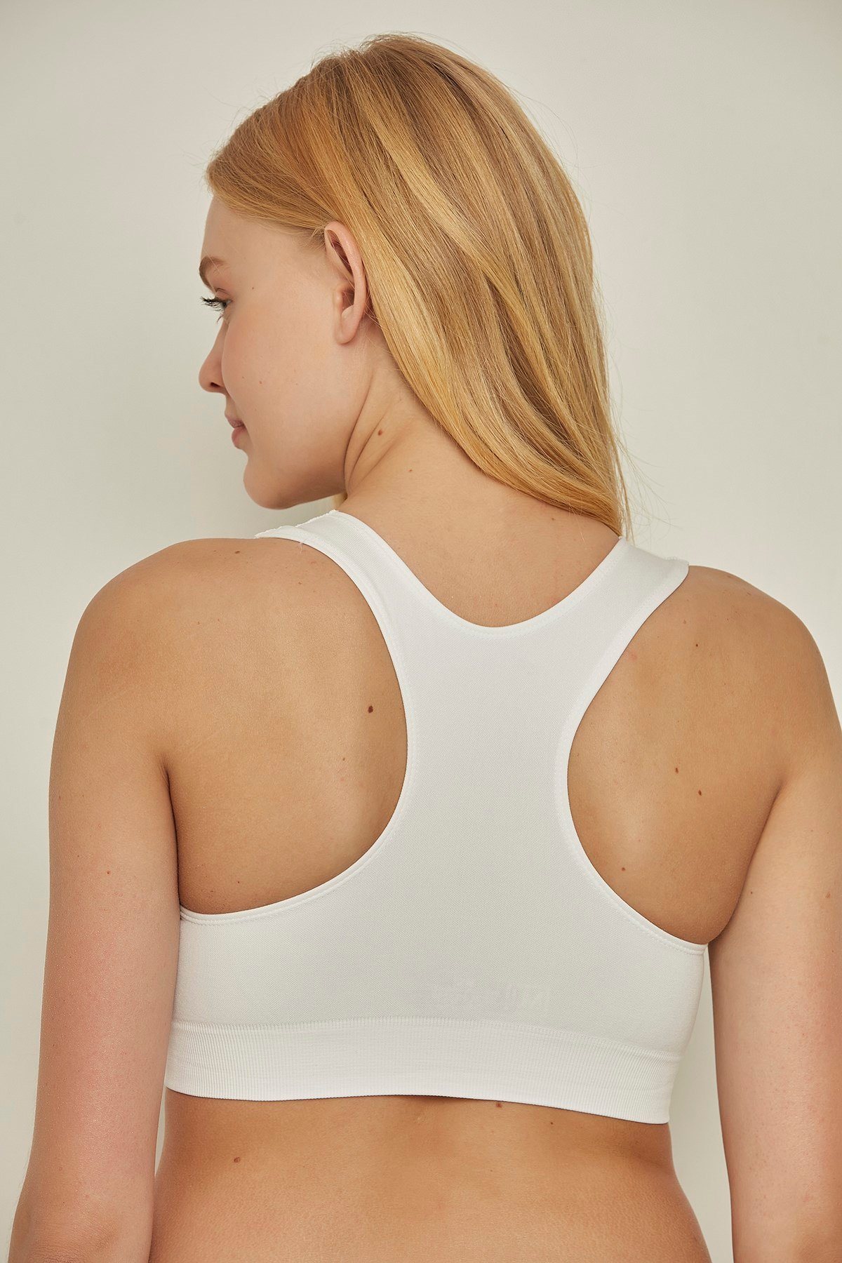 C&City C40111 Dikişsiz Sporcu Sütyen Beyaz