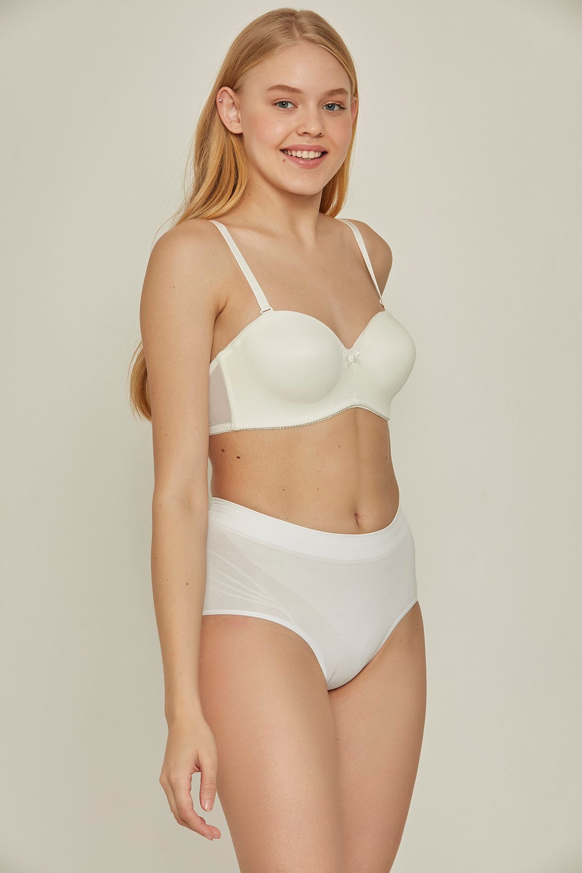 C&City C70251 Dikişsiz Düşük Bel İnce Slip Korse Beyaz