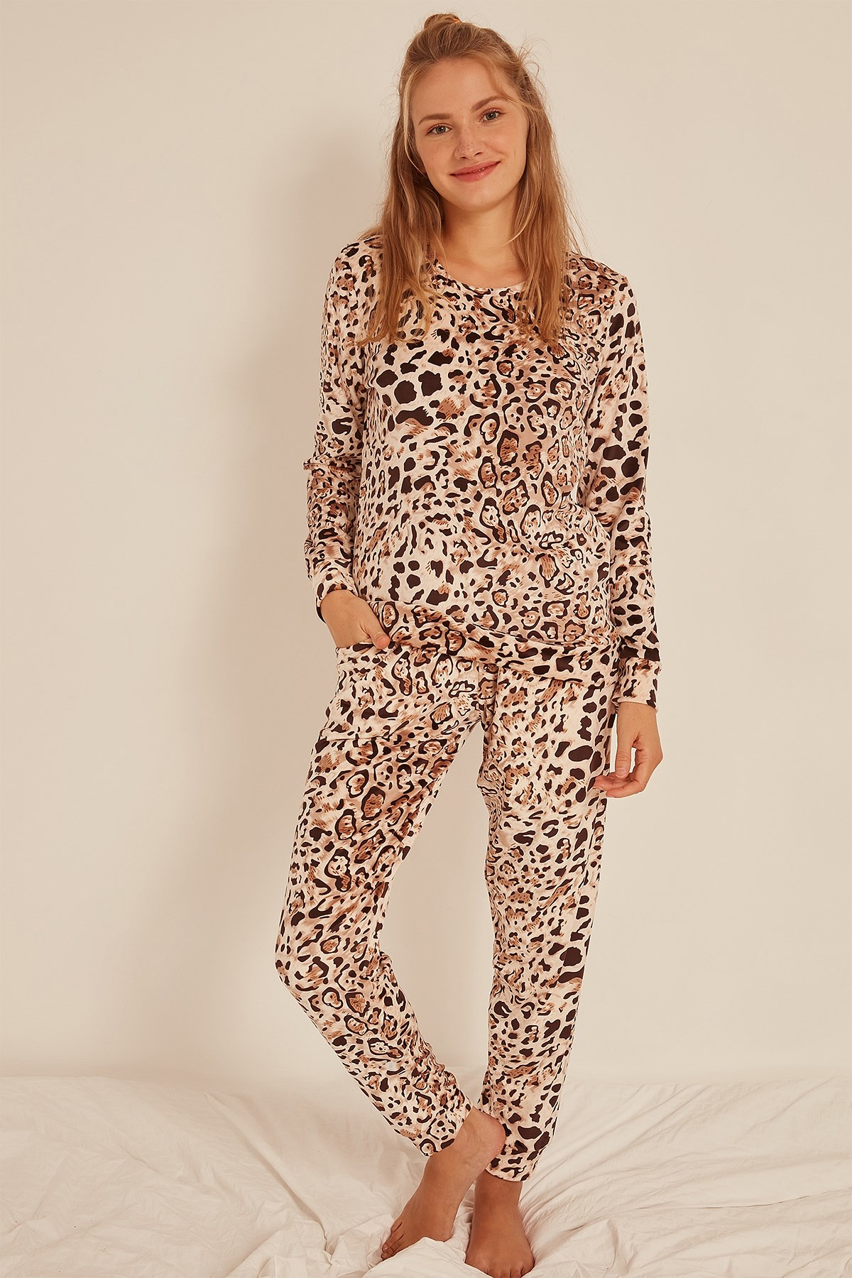 C&City Kadın Uzun Kol Kadife Pijama Takım 0041830036 Kahverengi
