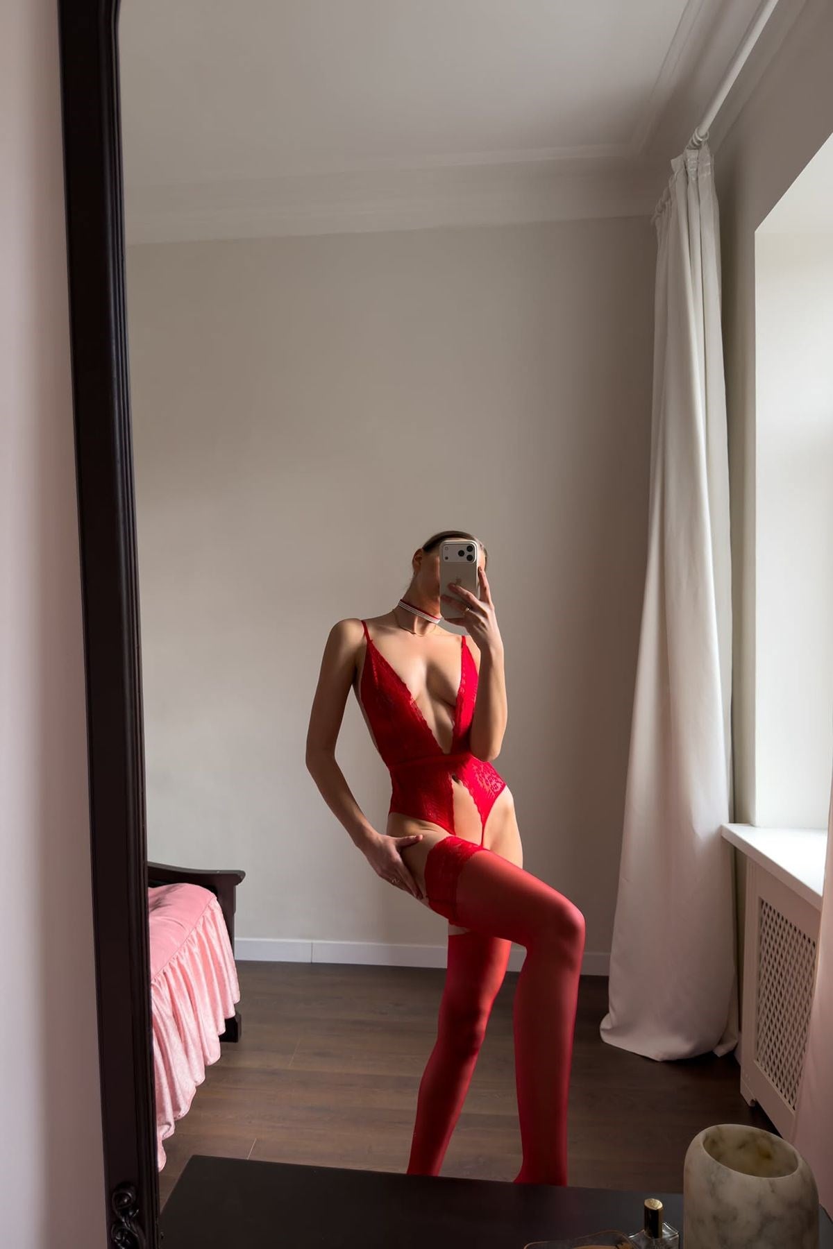 Derin Dekolte Detaylı Bodysuit Kırmızı