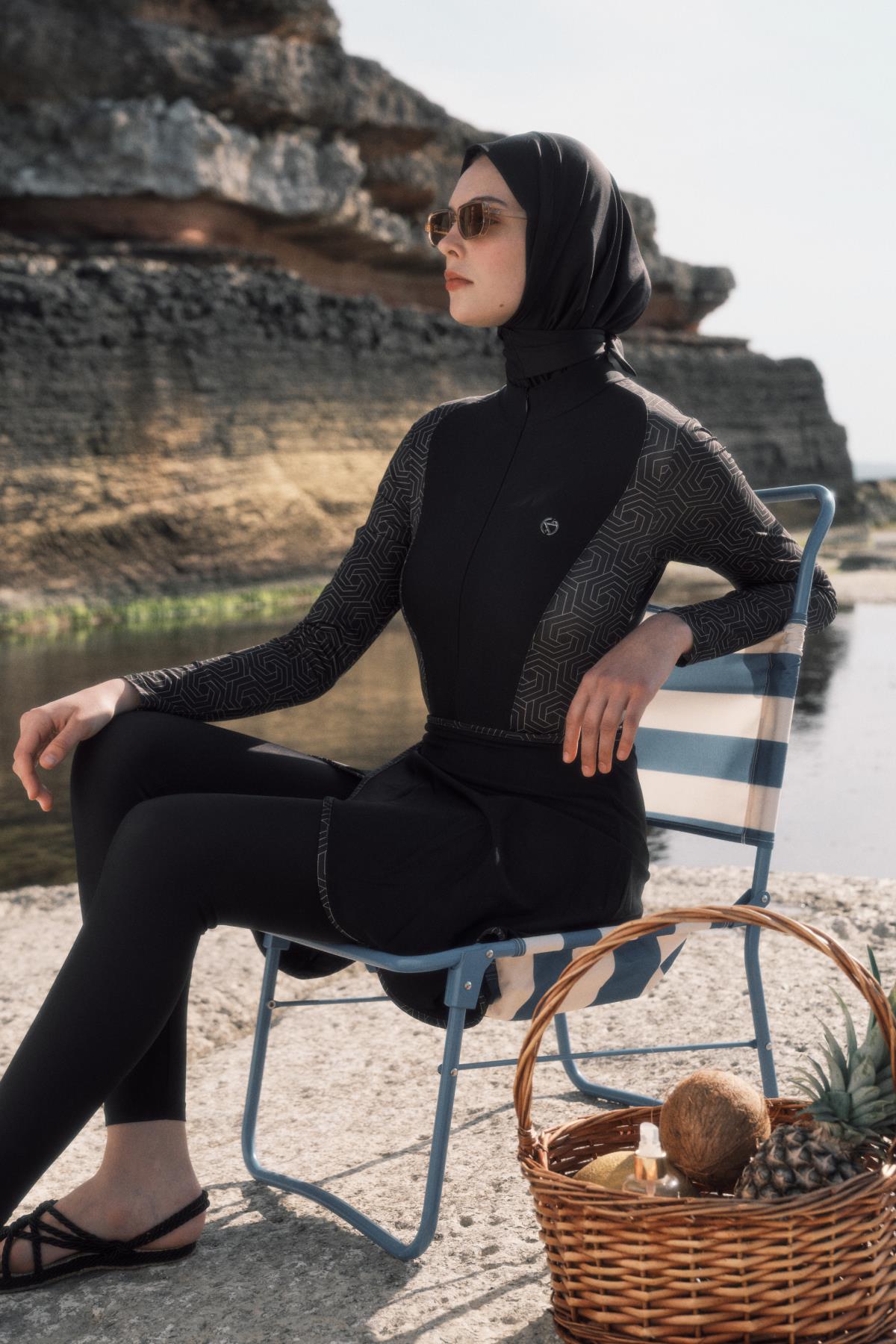 Etekli Taytlı Tam Kapalı Tesettür Mayo C13059 Siyah/Gümüş