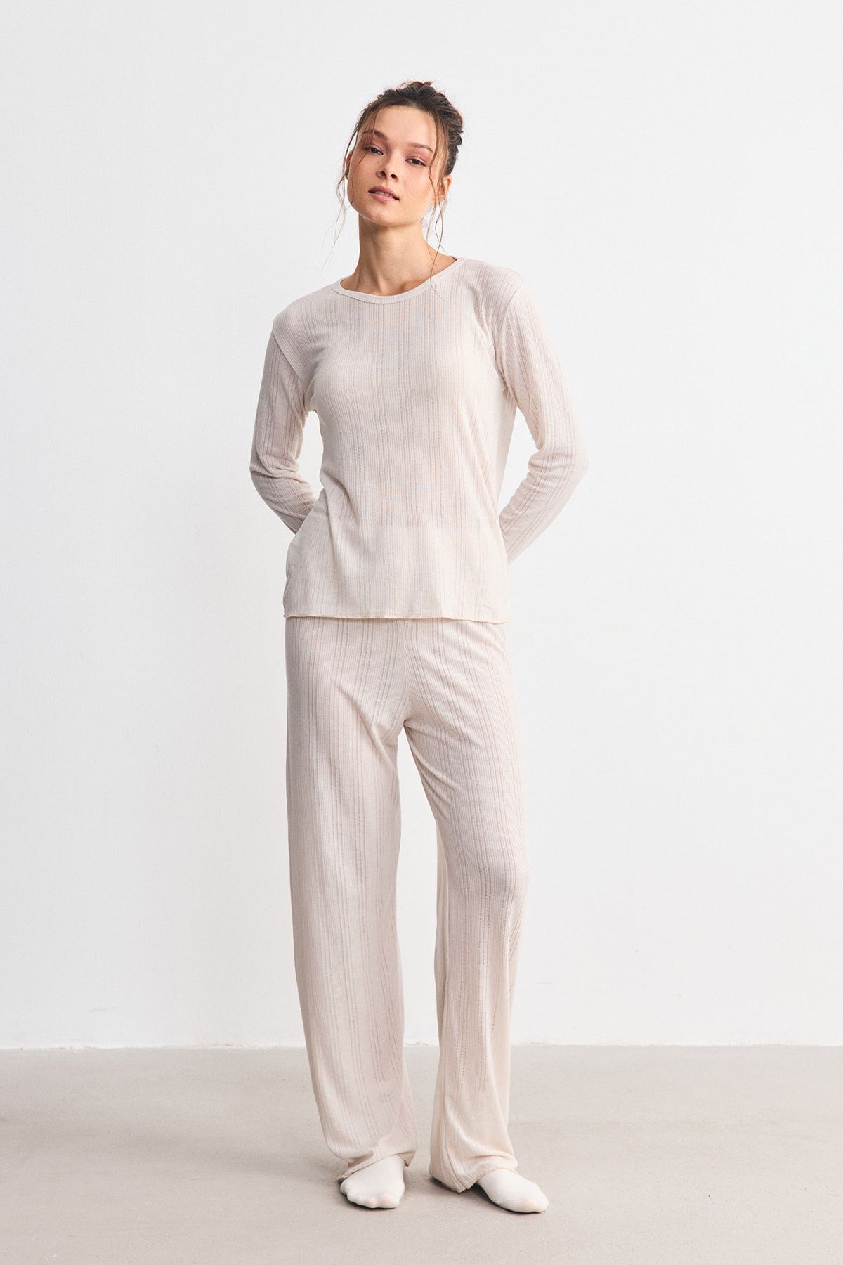 Fitilli Dokulu Yumuşak Pijama Takımı Bej