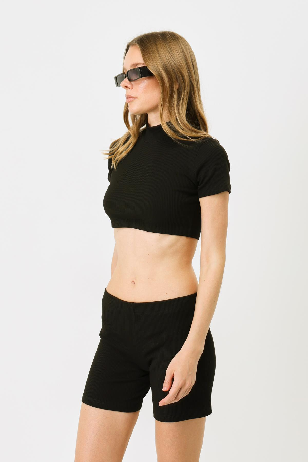 Kadın Kısa Kol Dik Yaka Crop Fitilli Bluz 922 Siyah
