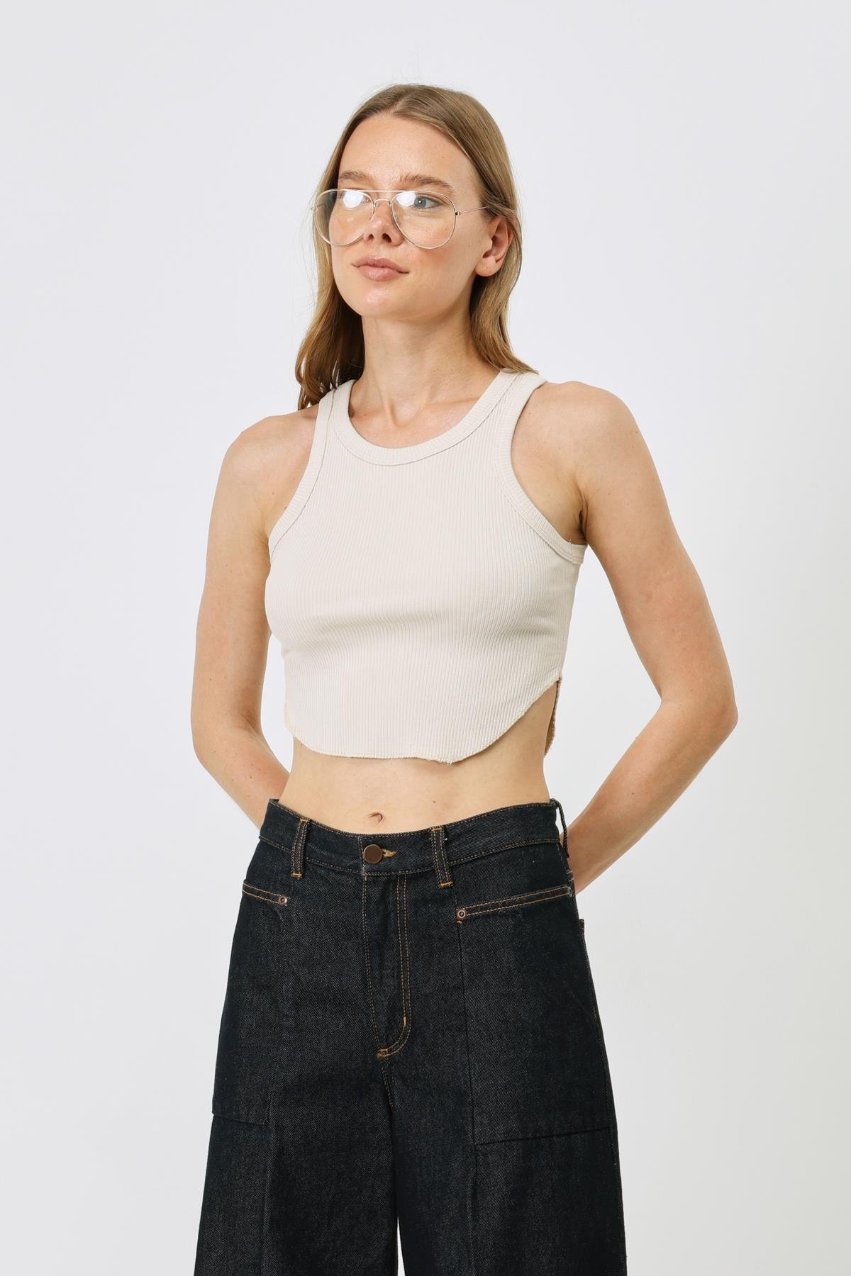 Women's Oval Ribbed Spaghetti Strap Crop Tank Top 920