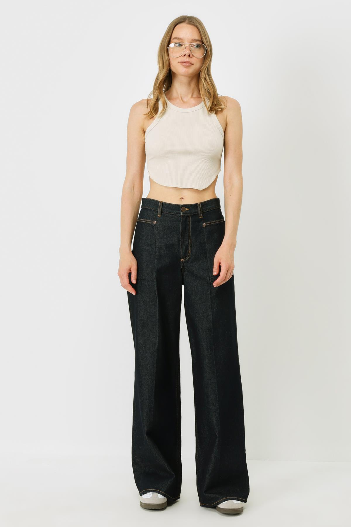 Women's Oval Ribbed Spaghetti Strap Crop Tank Top 920