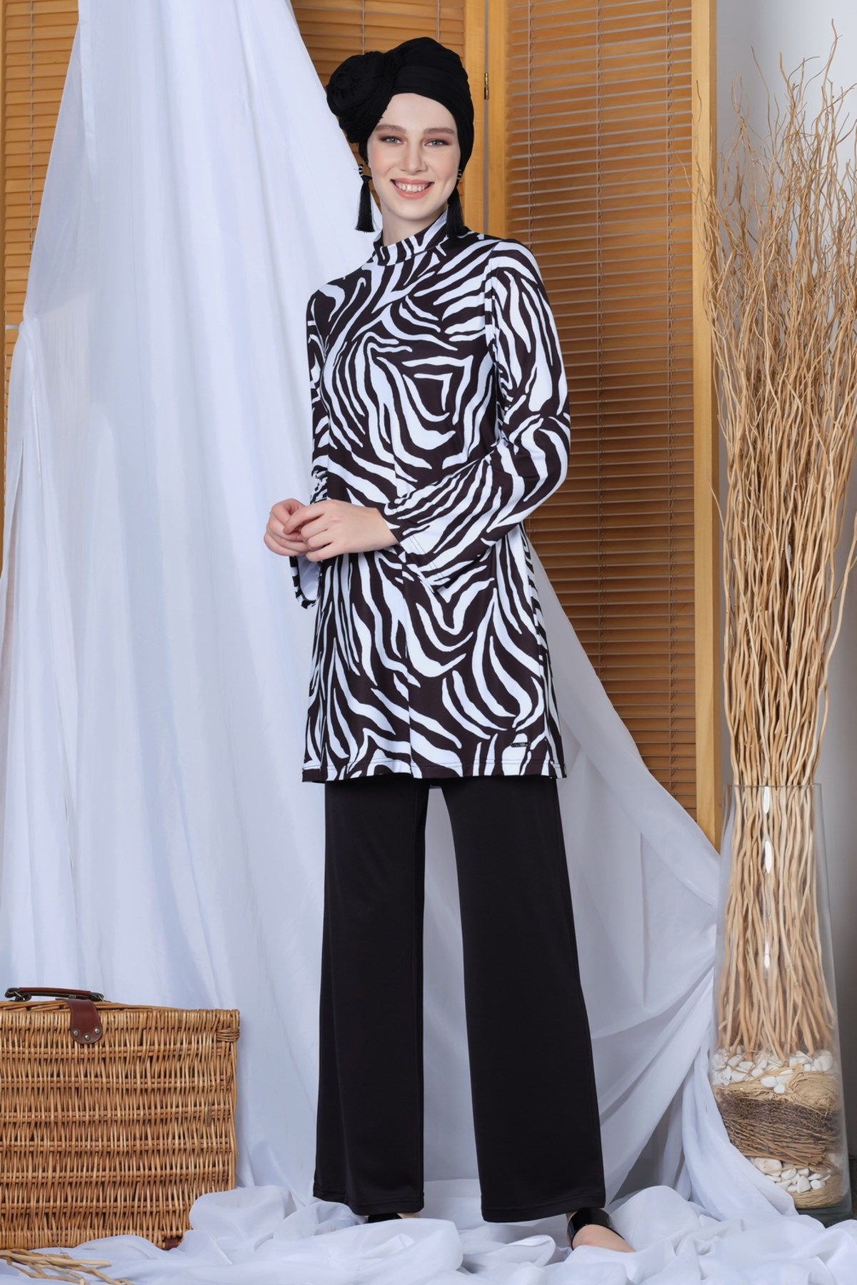 Women Women Covered Swimsuit 20157