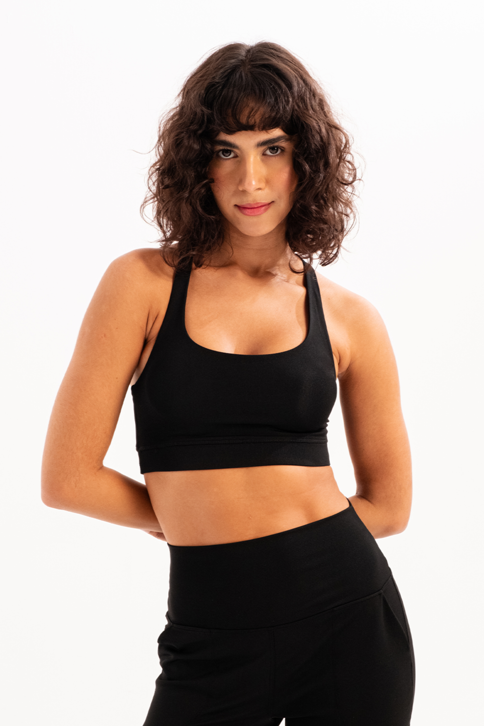 Sırt Detaylı Çıkarılabilir Pedli Bra Kadın Sporcu Sütyeni Surge Siyah