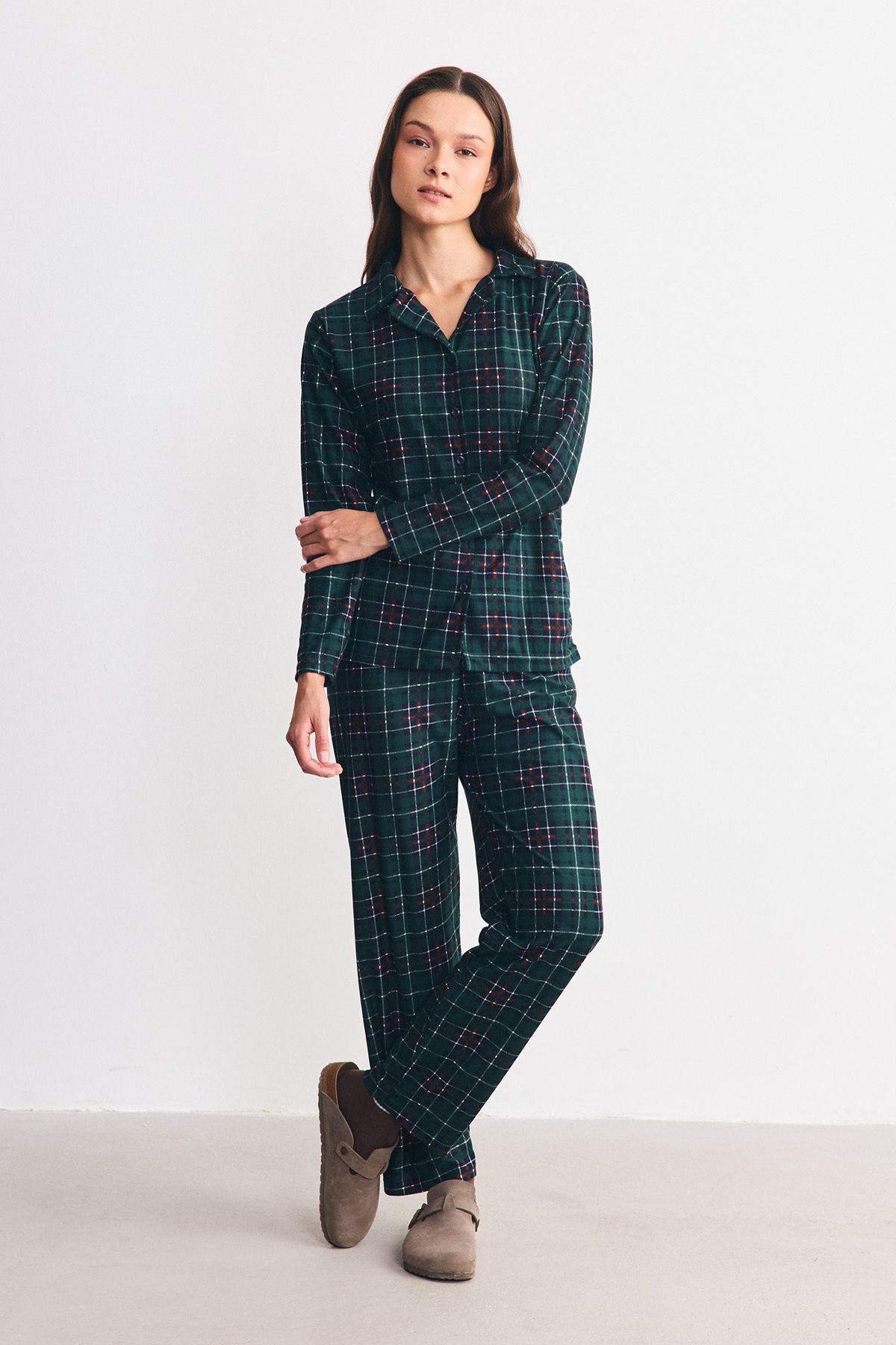 Süet Dokulu Gömlek Yaka Pijama Takımı Ekose