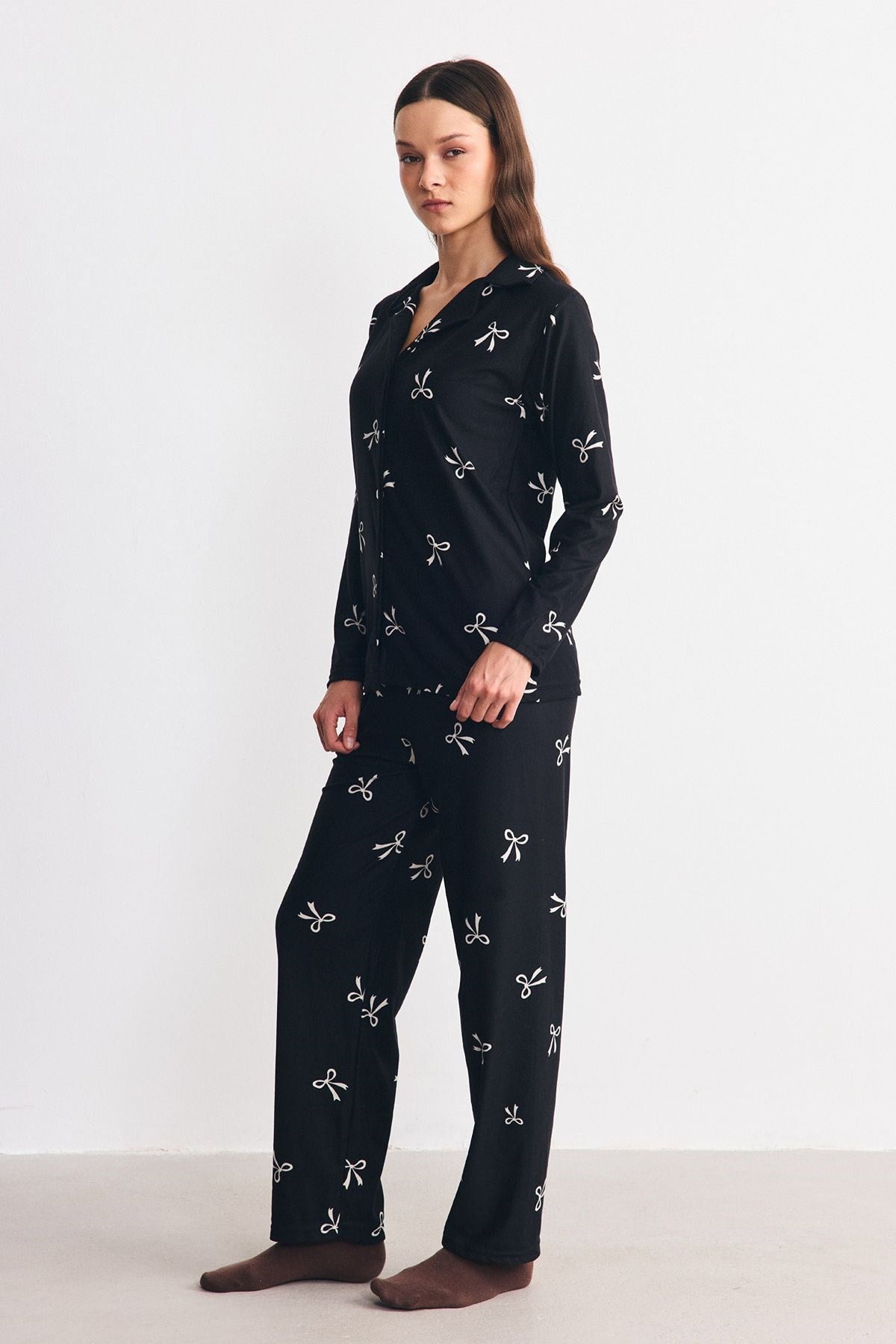 Süet Dokulu Gömlek Yaka Pijama Takımı Siyah