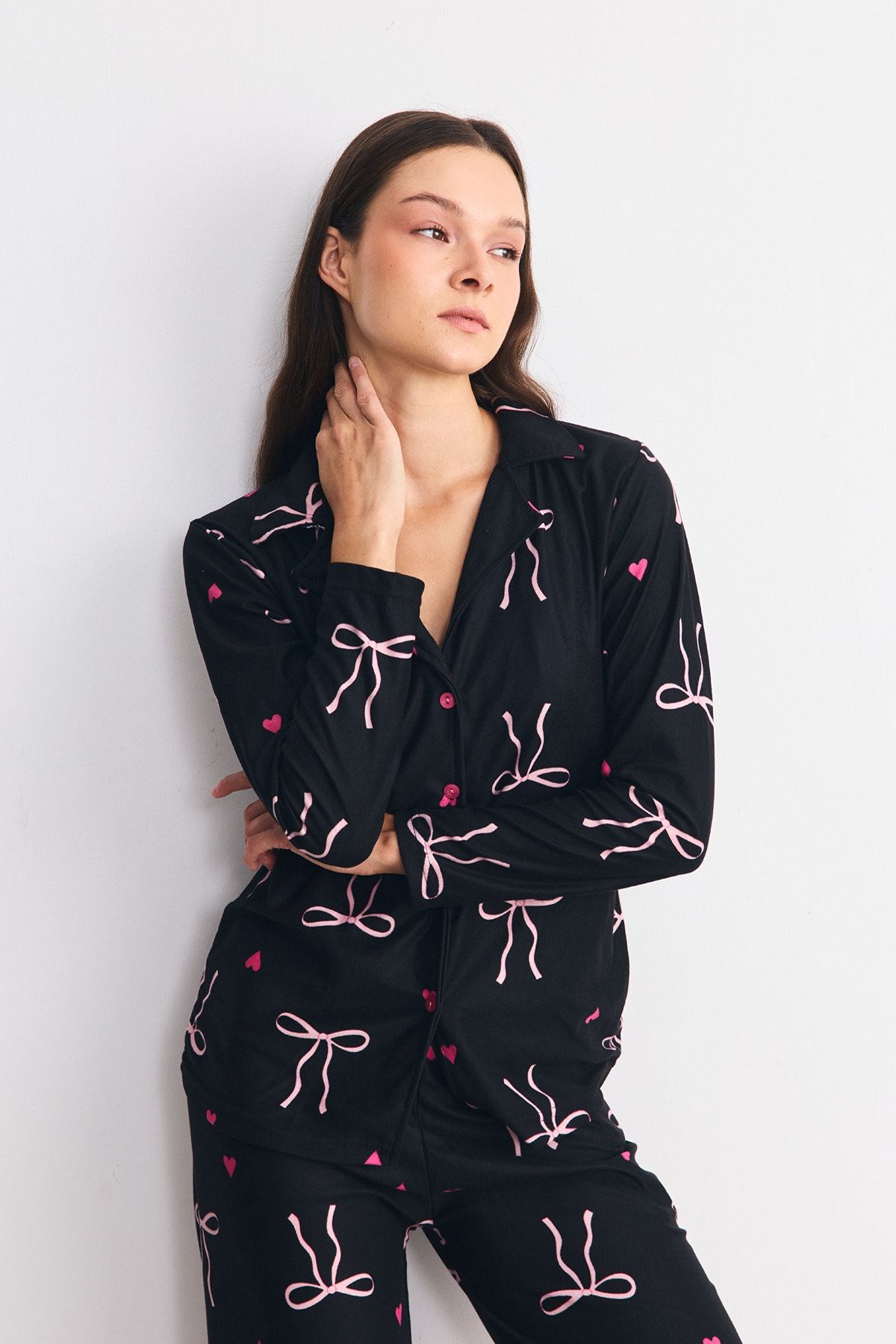 Süet Dokulu Gömlek Yaka Pijama Takımı Fiyonk