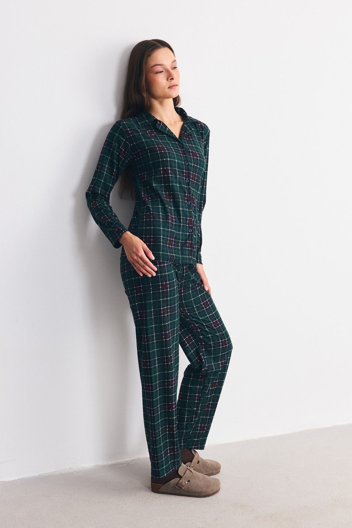 Süet Dokulu Gömlek Yaka Pijama Takımı Ekose