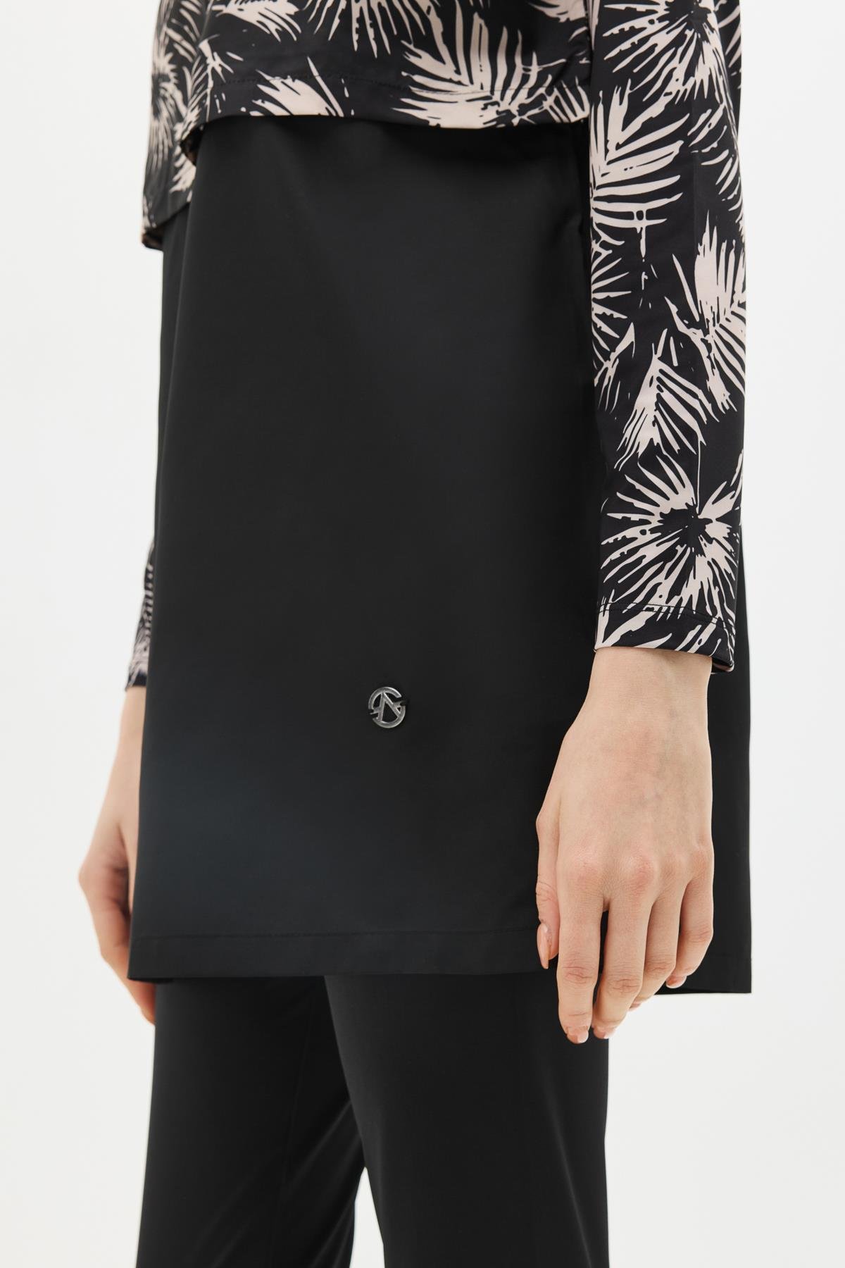 Tam Kapalı 4 lü Tesettür Mayo 4111 Siyah/Çiçekli