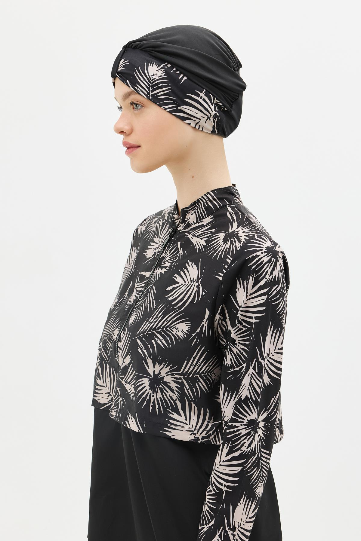 Tam Kapalı 4 lü Tesettür Mayo 4111 Siyah/Çiçekli