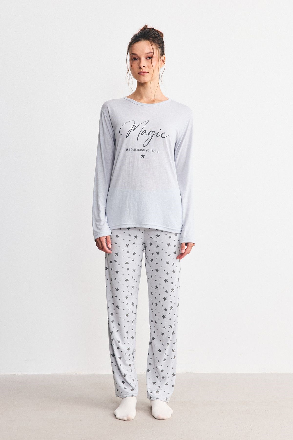 Yumuşak Dokulu Baskılı Pijama Takımı Yıldız