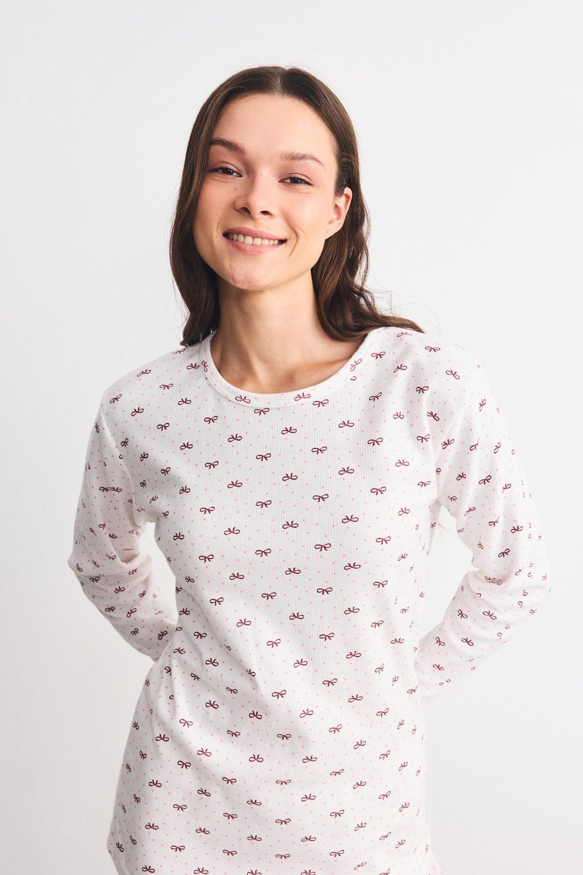 Yumuşak Dokulu Desenli Pijama Takımı Fiyonk