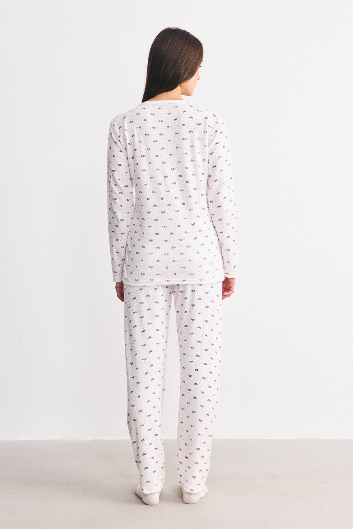 Yumuşak Dokulu Desenli Pijama Takımı Fiyonk