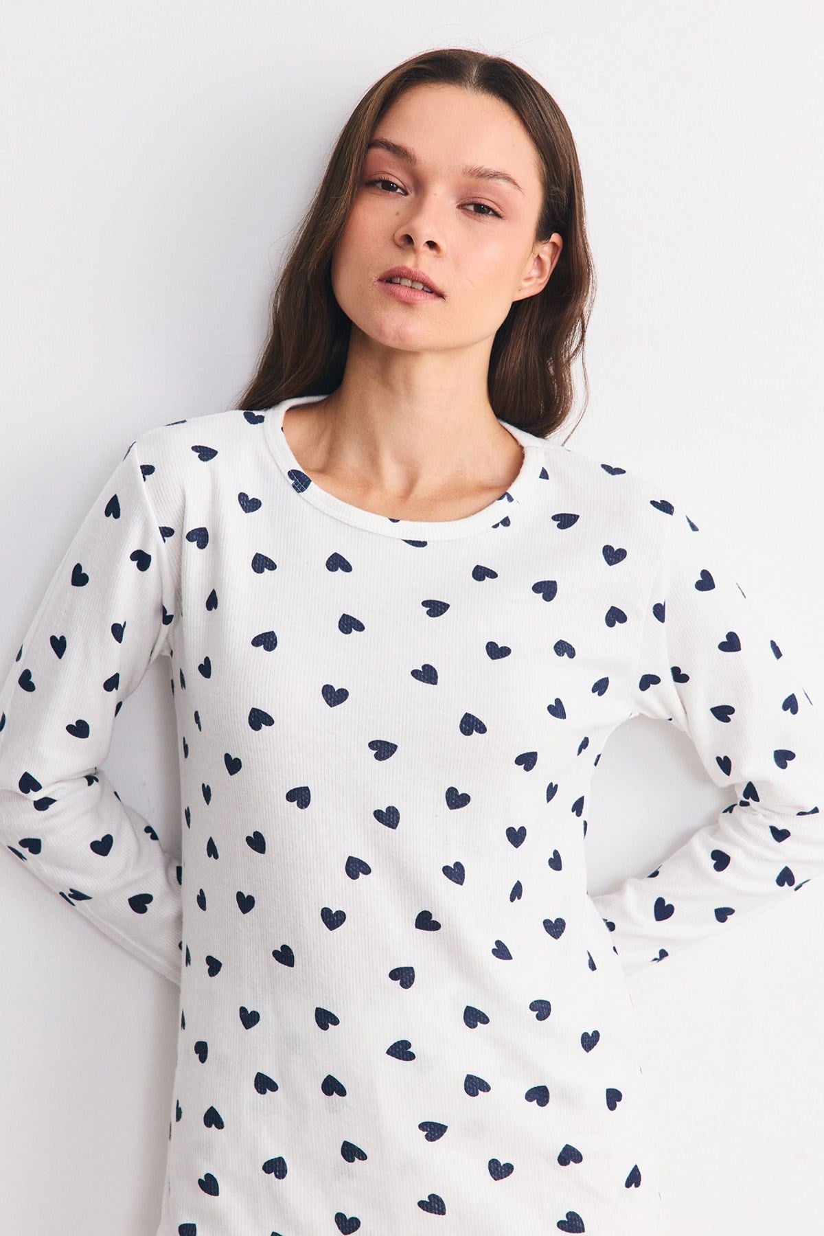 Yumuşak Dokulu Desenli Pijama Takımı Kalp
