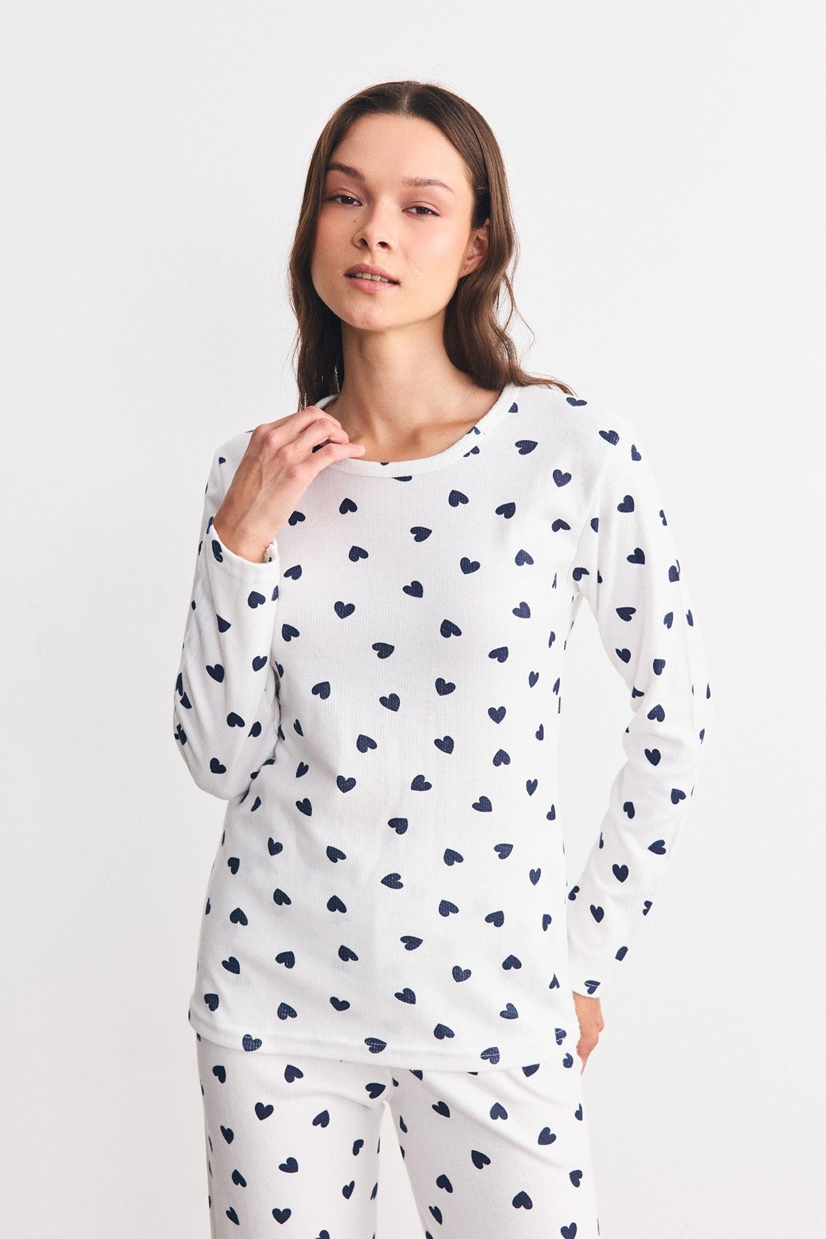 Yumuşak Dokulu Desenli Pijama Takımı Kalp