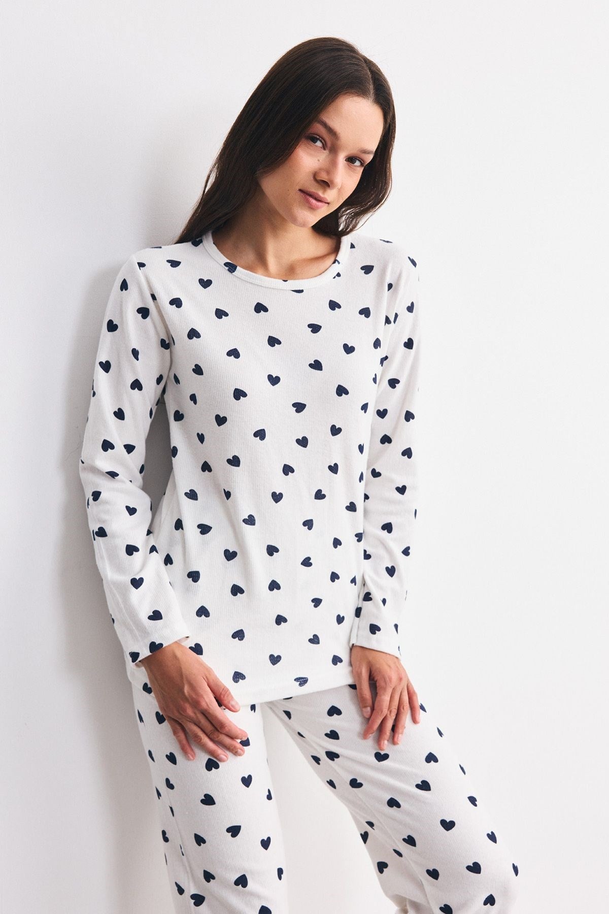 Yumuşak Dokulu Desenli Pijama Takımı Kalp