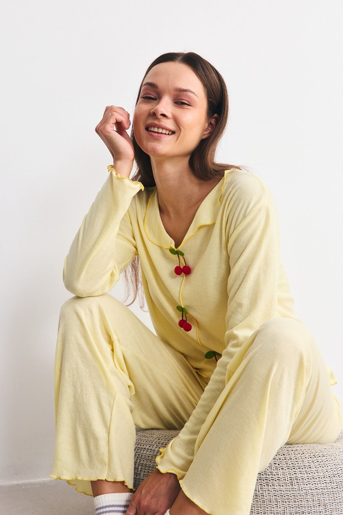 Yumuşak Dokulu Kaşkorse Pijama Takımı Kiraz