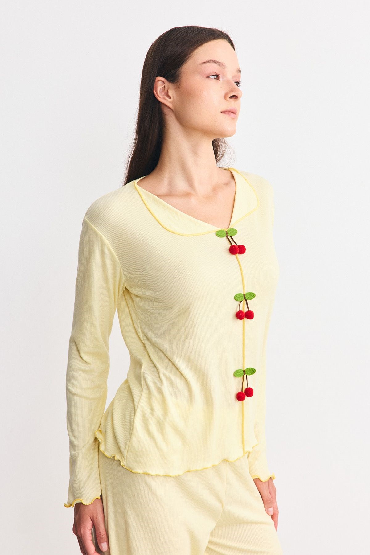Yumuşak Dokulu Kaşkorse Pijama Takımı Kiraz