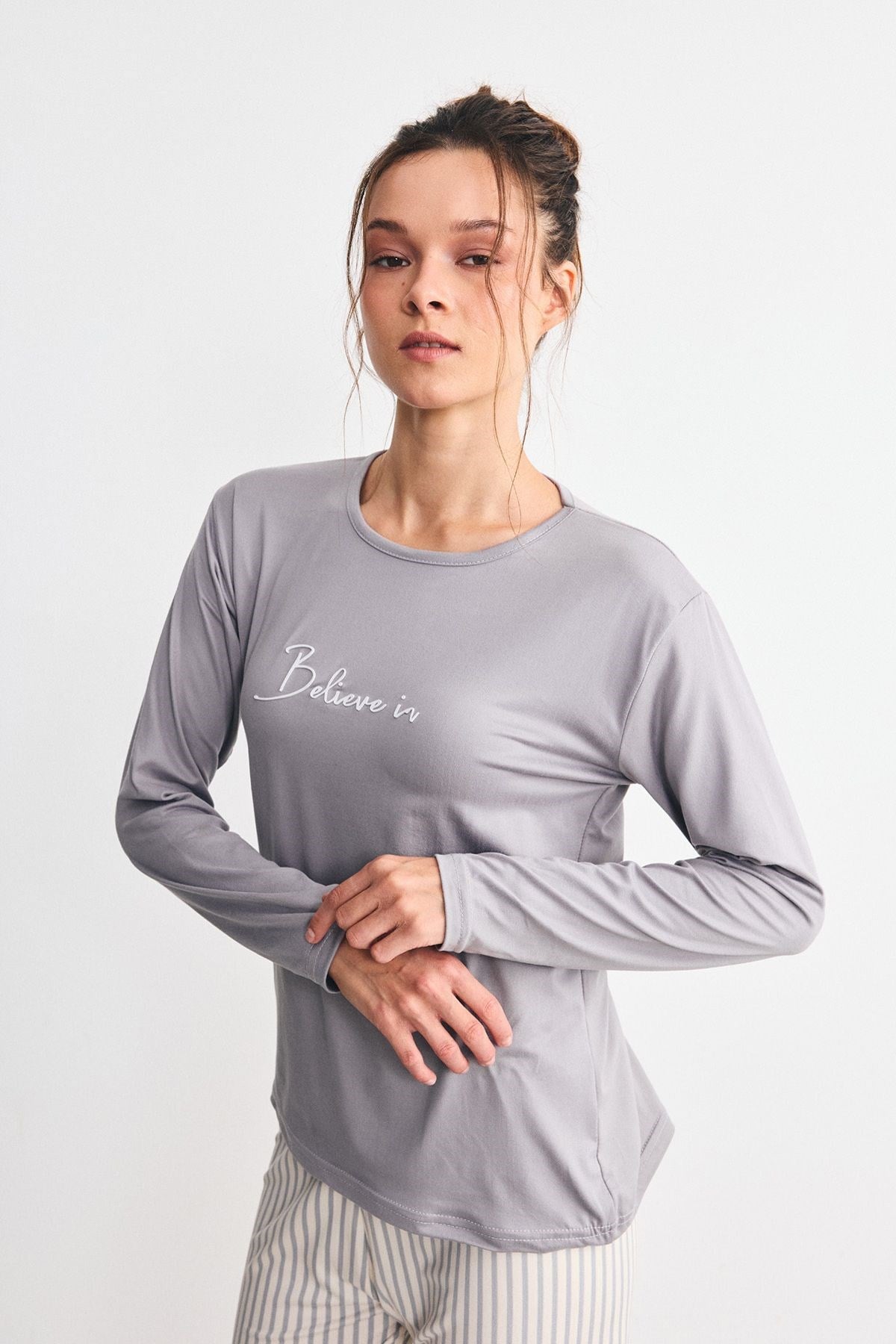 Yumuşak Dökümlü Kumaş Pijama Takımı Çizgi