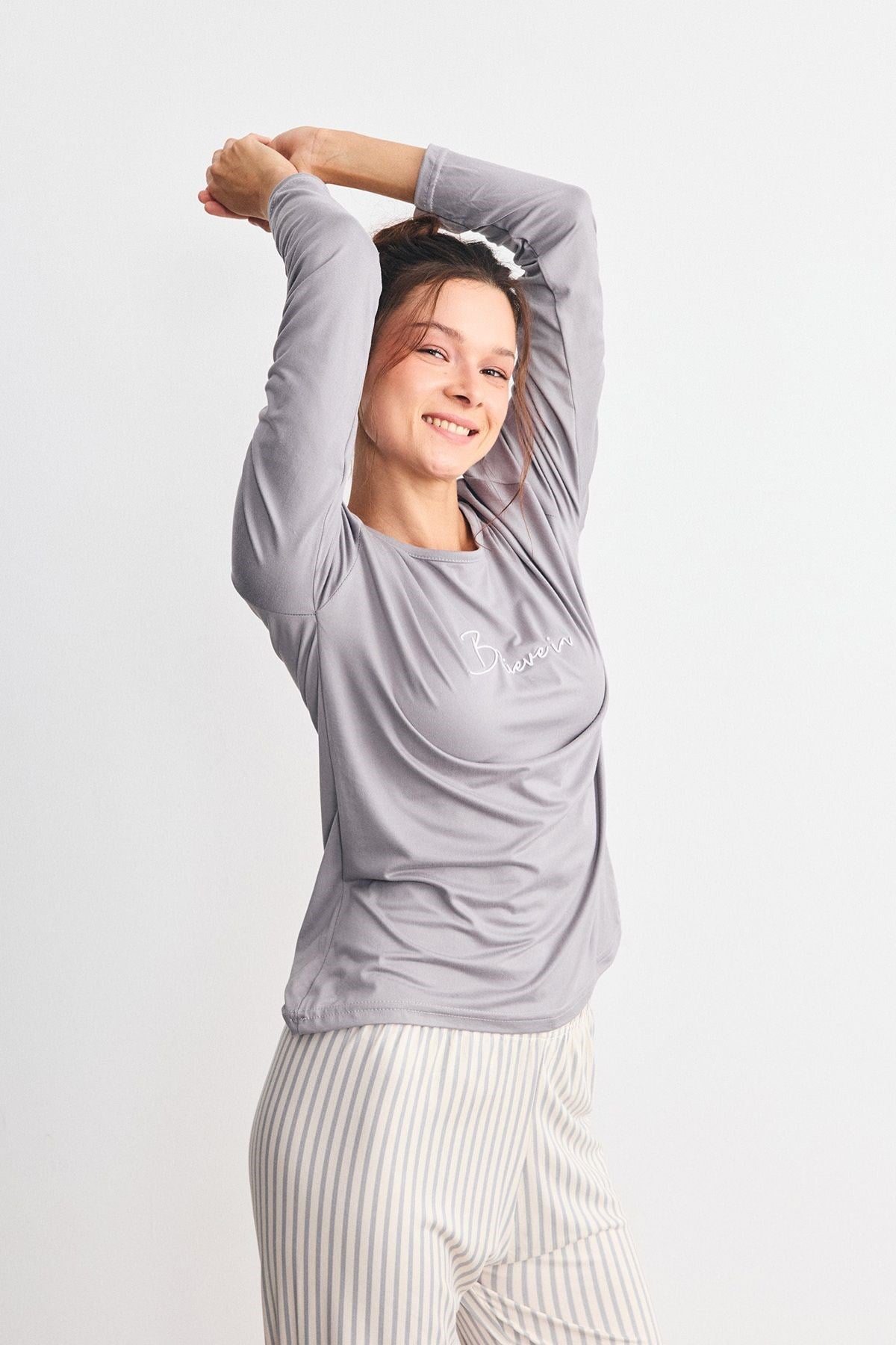 Yumuşak Dökümlü Kumaş Pijama Takımı Çizgi