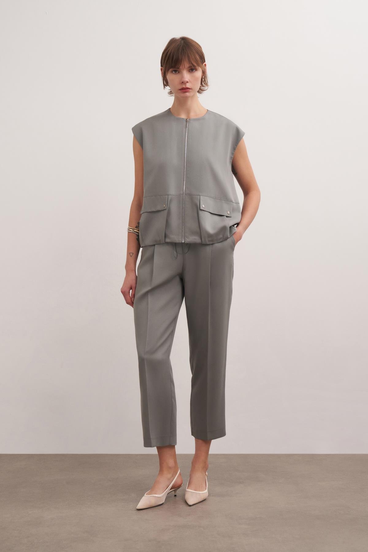 Bilekte Tensel Pantolon