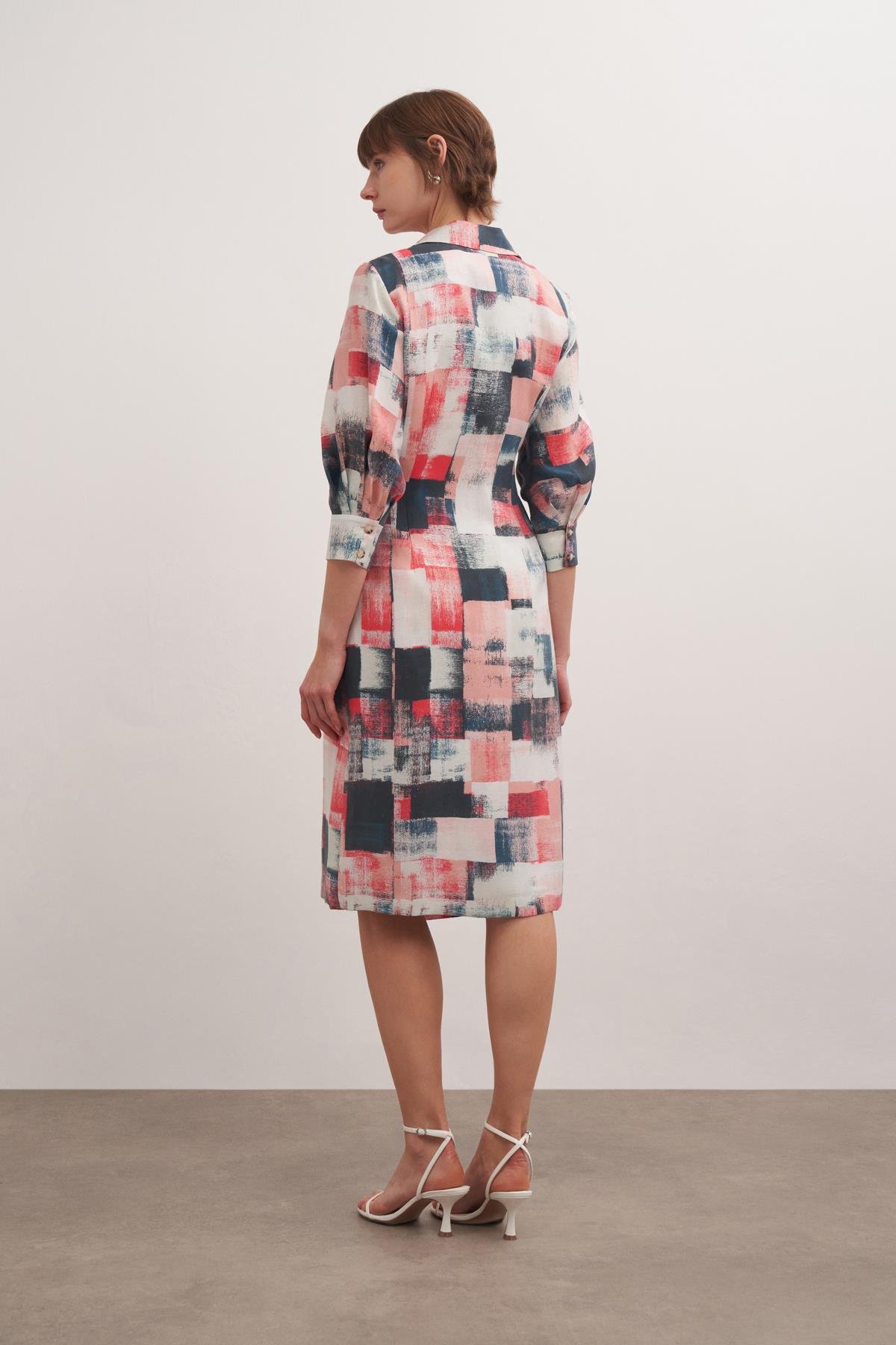 Desenli Kruvaze Görünümlü Elbise Baskı