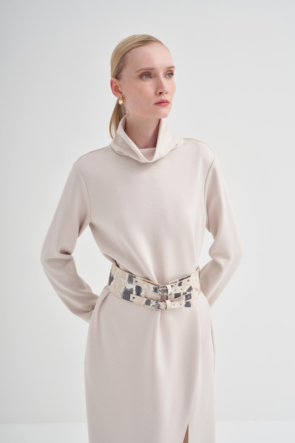 Dik Yakalı Örme Elbise Gri