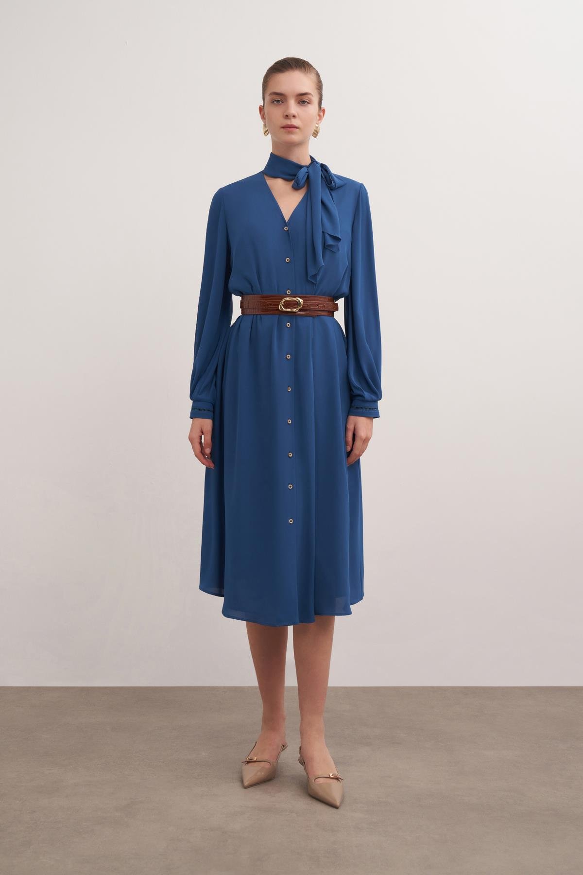 Fular Detaylı Dökümlü Elbise Koyu Yosun