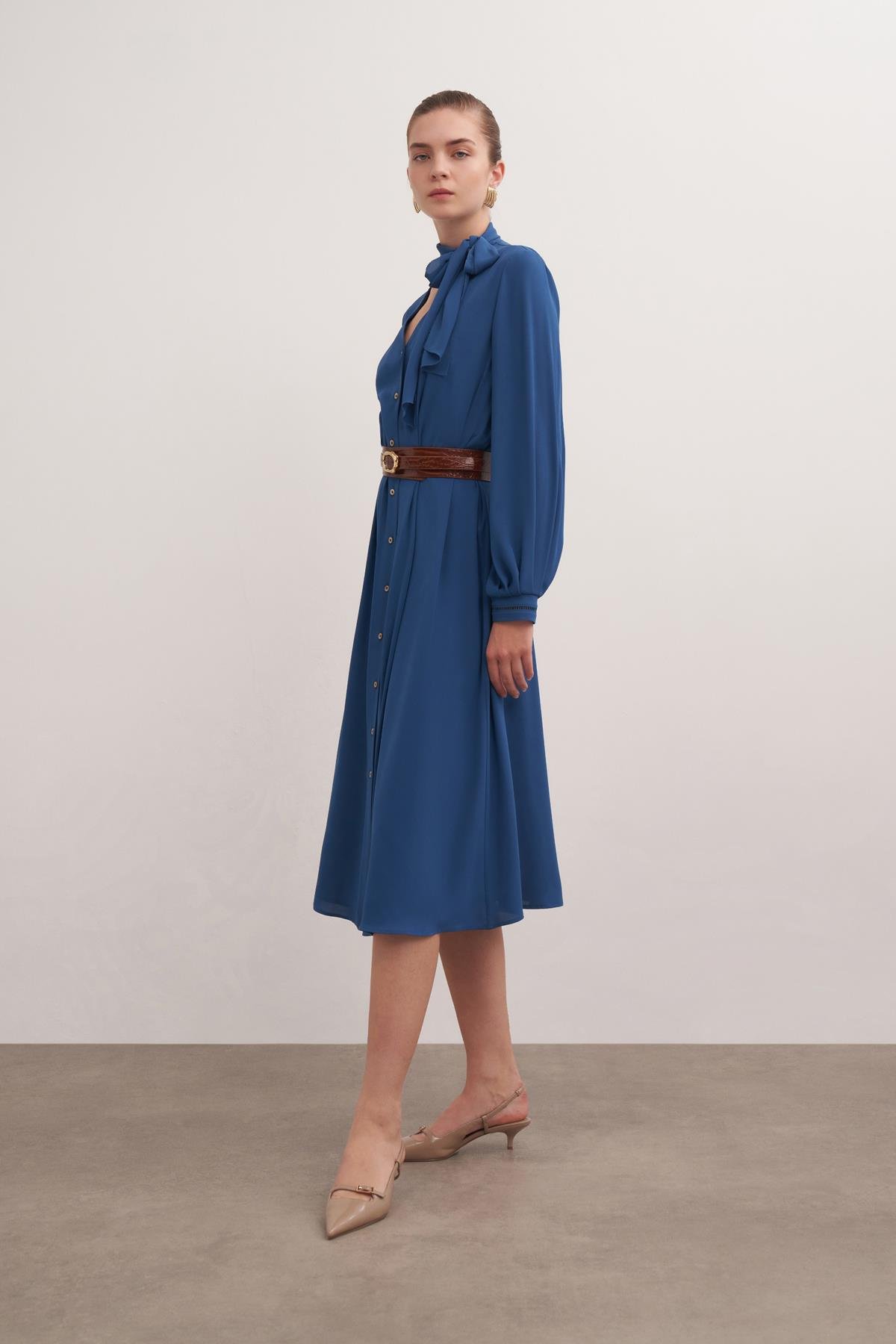 Fular Detaylı Dökümlü Elbise Koyu Yosun