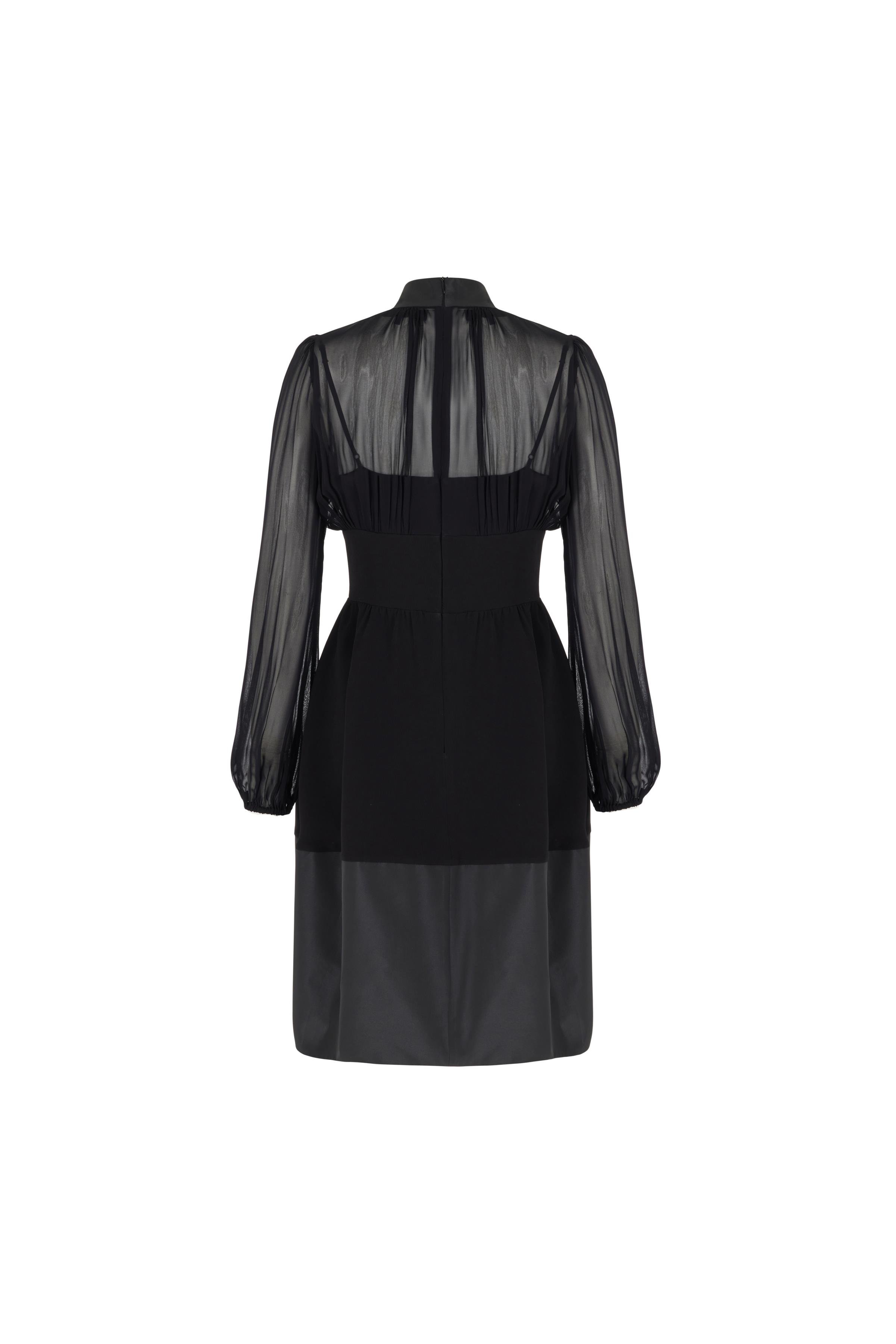 Önü Kristal Broş İşlemeli Şifon Elbise Siyah