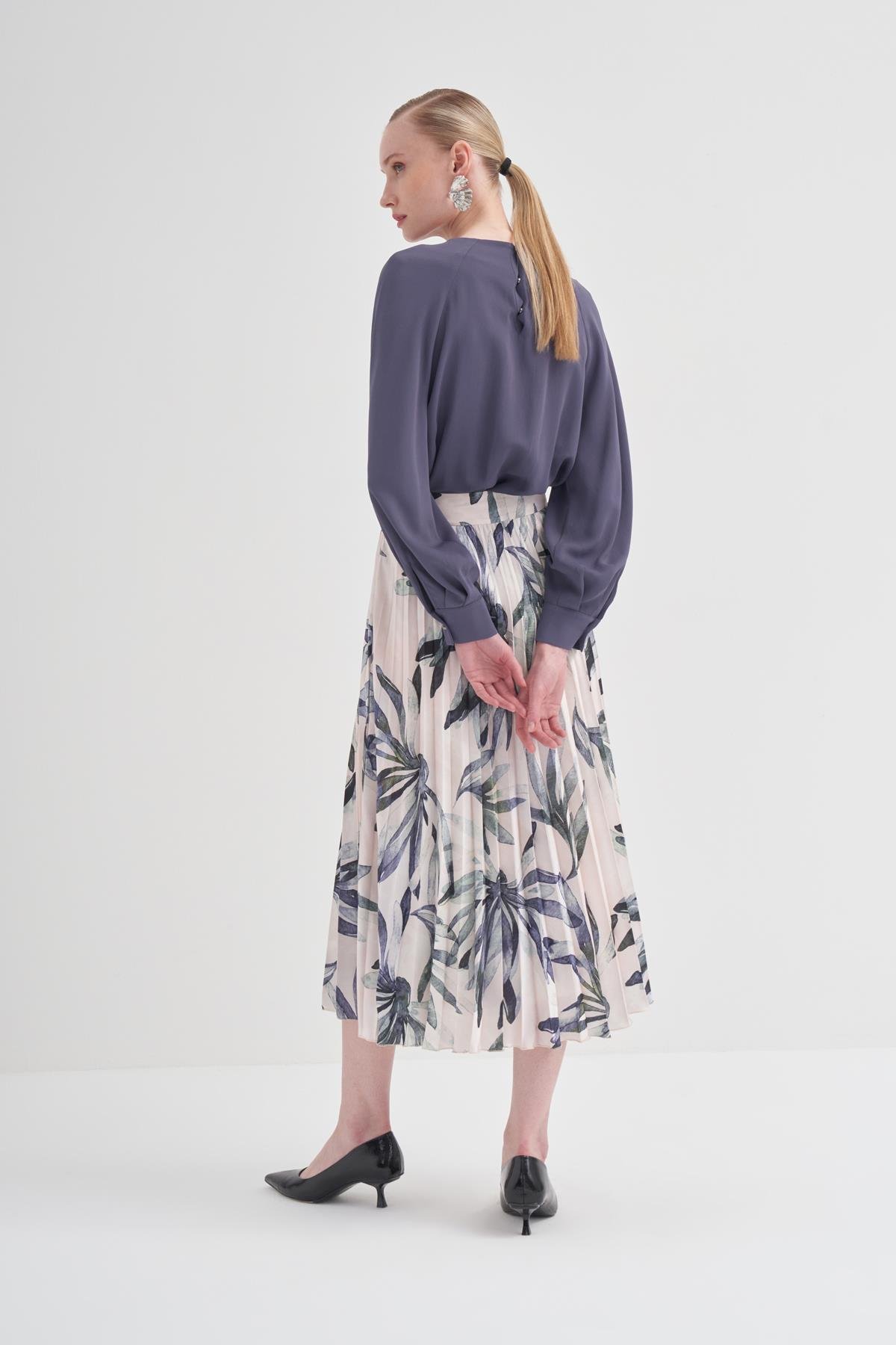 Pili Detaylı Altı Çıtçıtlı Body Bluz