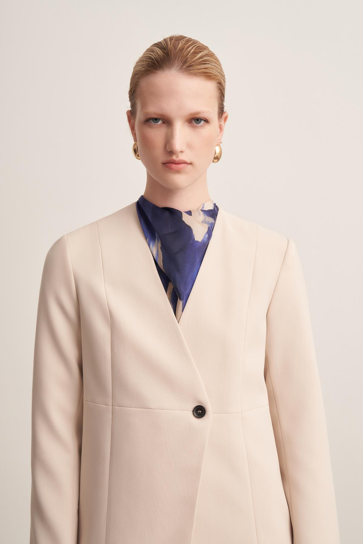 Tek Düğmeli Krep Bej Ceket