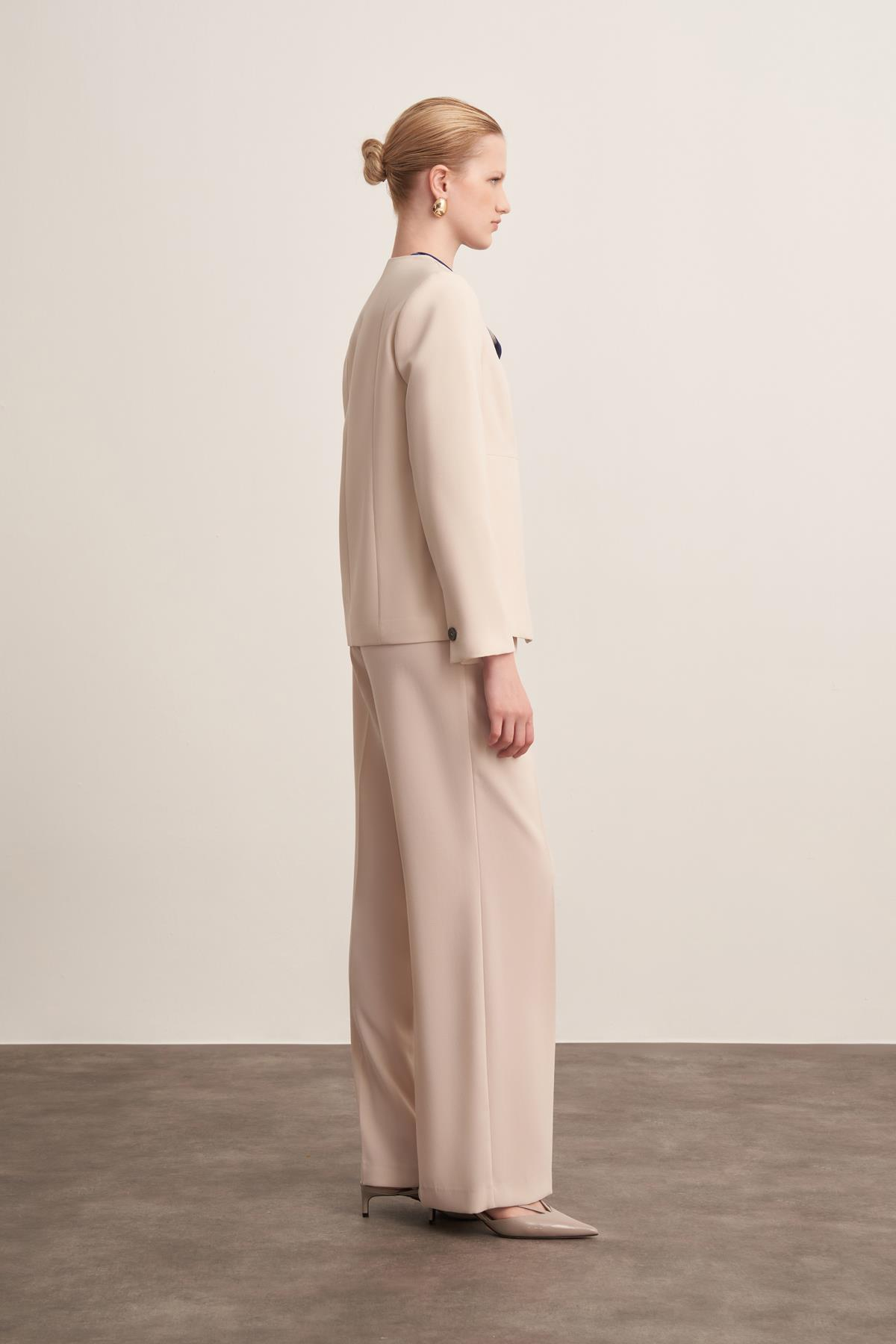 Tek Düğmeli Krep Bej Ceket