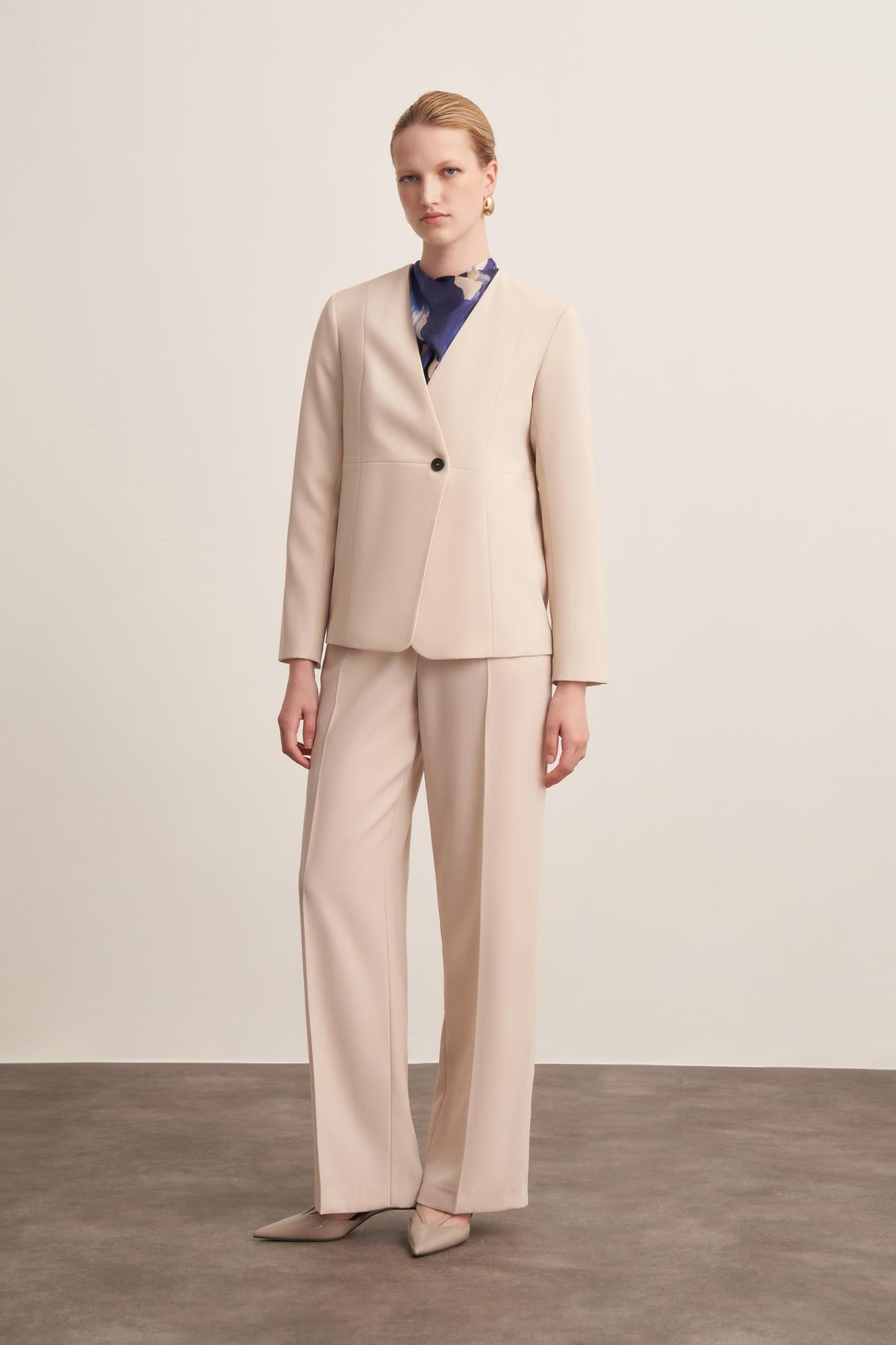 Tek Düğmeli Krep Bej Ceket