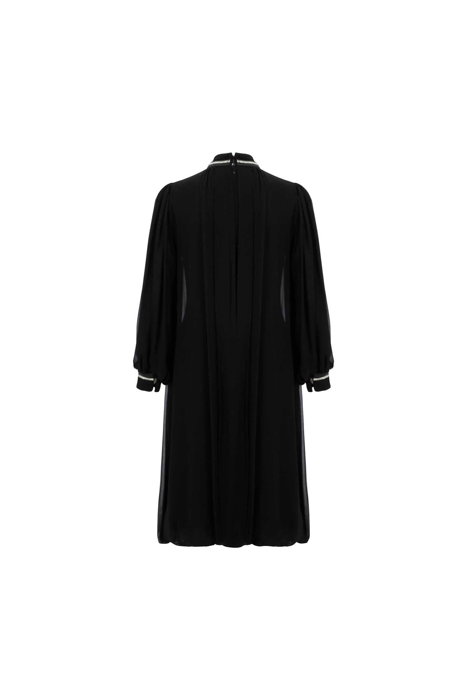 Yakası Su Yolu Kristal Taş İşlemeli Şifon Elbise Siyah