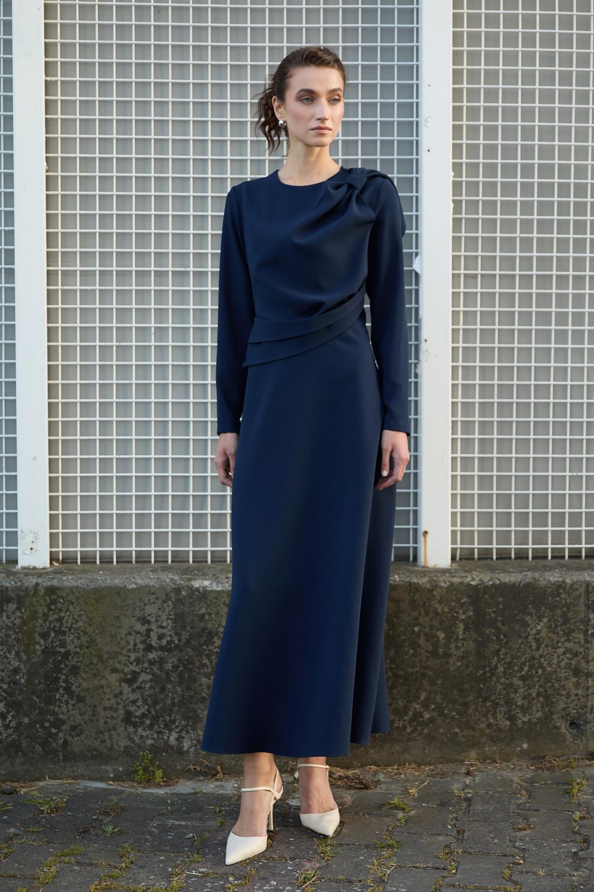 Almira Elbise-Lacivert